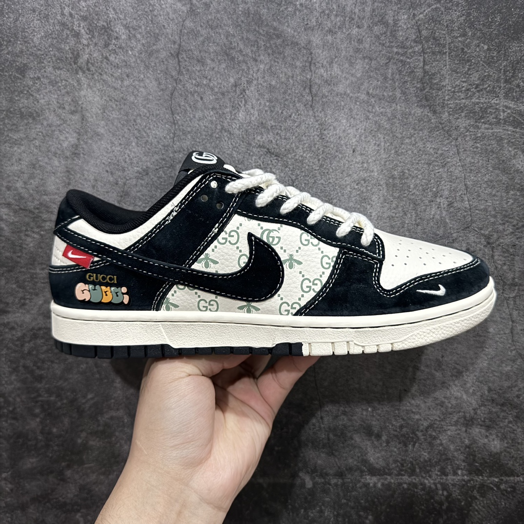 【定制版】Nk SB Dunk Low 古驰联名-小蜜蜂系列黑勾 周年高端定制 低帮休闲板鞋 MM1089-030rn#定制鞋盒 大厂纯原品质出货 超高清洁度 皮料切割干净无任何毛边 细节完美 r 尺码：36 36.5 37.5 38 38.5 39 40 40.5 41 42 42.5 43 44 44.5 45  编码：HXS320340-鞋库