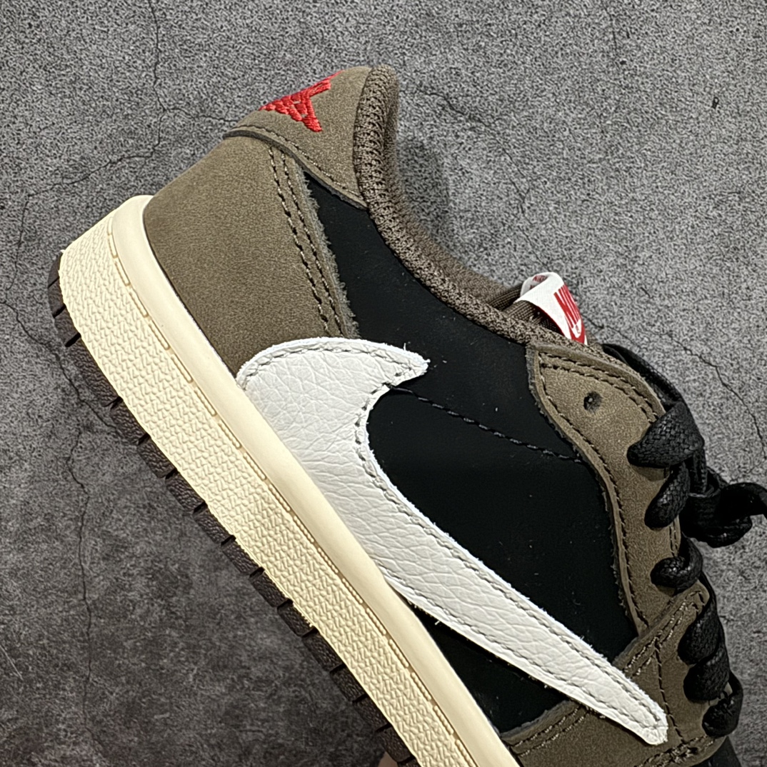 图片[7]-【TK至尊版】Travis Scott x Air Jordan AJ1 Low OG TS联名深棕倒钩低帮中童童鞋 CQ4277-001重新定义童鞋市场 市场第一款原装童鞋 上脚必是全班最靓的仔 原纸板数据开发 原厂配置 市面唯一原装批次区别市面 原厂大底磨具真实半码 同步原厂十三个尺码段 原厂Prime Asia：贝利进口皮料加持 原盒原配 原厂拉帮工艺 针距密度一致 后跟弧度收口自然不对折 极致一眼正品既视感 进口电脑针车工艺 鞋面清洁度最高QC检验标准 控制溢胶 广东原厂电绣工艺 鞋标鞋盒 防尘纸 均采36购来自原厂  尺码：27.5 28 28.5 29.5 30 31 31.5 32 33 33.5 34 35 编码：ZGM280310-鞋库