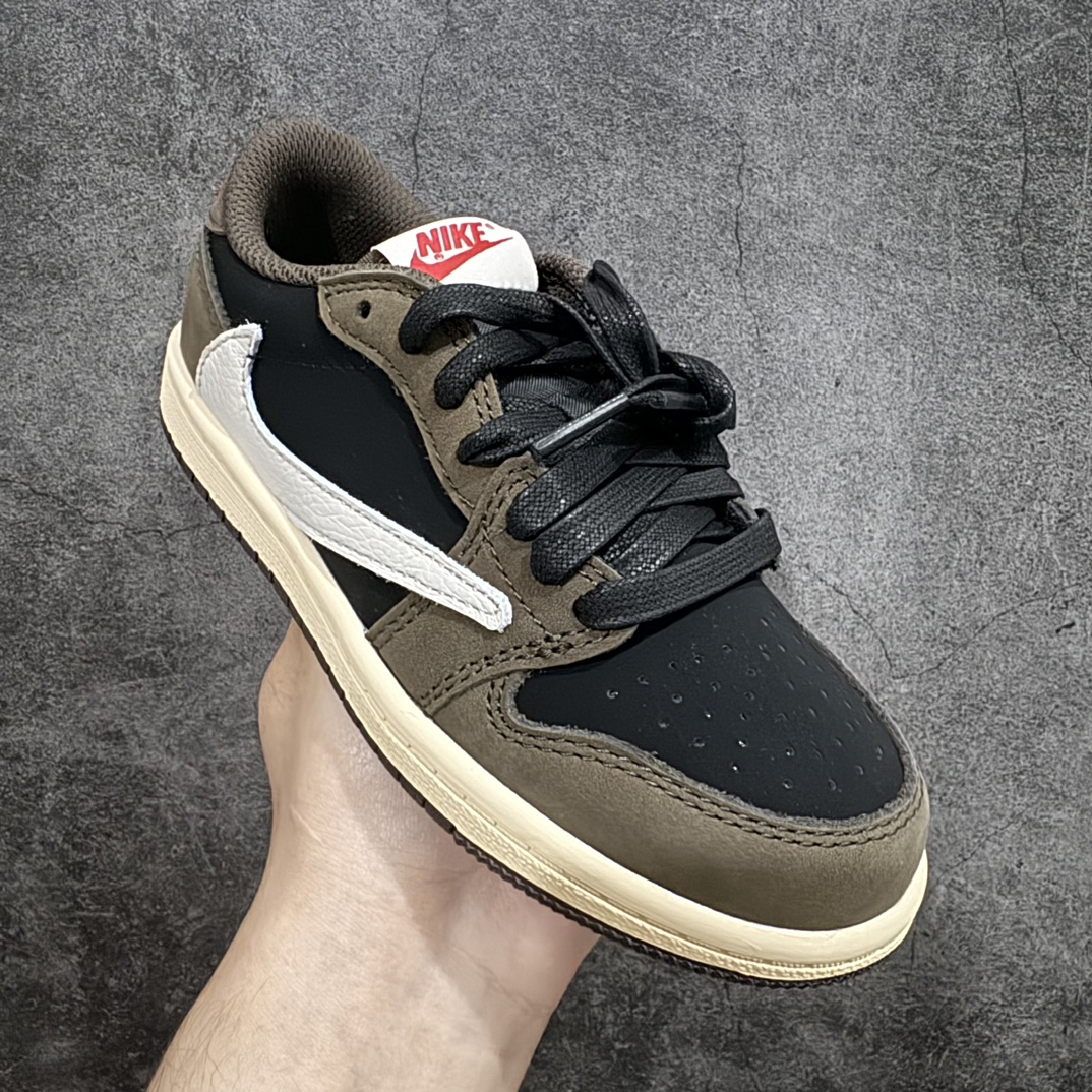 图片[3]-【TK至尊版】Travis Scott x Air Jordan AJ1 Low OG TS联名深棕倒钩低帮中童童鞋 CQ4277-001重新定义童鞋市场 市场第一款原装童鞋 上脚必是全班最靓的仔 原纸板数据开发 原厂配置 市面唯一原装批次区别市面 原厂大底磨具真实半码 同步原厂十三个尺码段 原厂Prime Asia：贝利进口皮料加持 原盒原配 原厂拉帮工艺 针距密度一致 后跟弧度收口自然不对折 极致一眼正品既视感 进口电脑针车工艺 鞋面清洁度最高QC检验标准 控制溢胶 广东原厂电绣工艺 鞋标鞋盒 防尘纸 均采36购来自原厂  尺码：27.5 28 28.5 29.5 30 31 31.5 32 33 33.5 34 35 编码：ZGM280310-鞋库