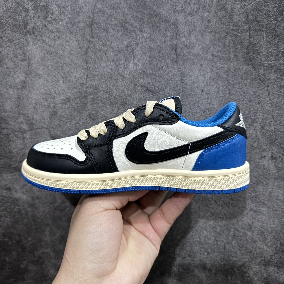 图片[2]-【TK至尊版】Travis Scott x Air Jordan AJ1 Low OG TS联名闪电倒钩低帮中童童鞋 DM7866-140n重新定义童鞋市场 市场第一款原装童鞋 上脚必是全班最靓的仔 原纸板数据开发 原厂配置 市面唯一原装批次区别市面 原厂大底磨具真实半码 同步原厂十三个尺码段 原厂Prime Asia：贝利进口皮料加持 原盒原配 原厂拉帮工艺 针距密度一致 后跟弧度收口自然不对折 极致一眼正品既视感 进口电脑针车工艺 鞋面清洁度最高QC检验标准 控制溢胶 广东原厂电绣工艺 鞋标鞋盒 防尘纸 均采36购来自原厂  尺码：27.5 28 28.5 29.5 30 31 31.5 32 33 33.5 34 35 编码：ZGM280310-鞋库