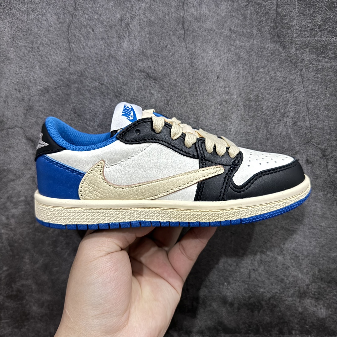 【TK至尊版】Travis Scott x Air Jordan AJ1 Low OG TS联名闪电倒钩低帮中童童鞋 DM7866-140n重新定义童鞋市场 市场第一款原装童鞋 上脚必是全班最靓的仔 原纸板数据开发 原厂配置 市面唯一原装批次区别市面 原厂大底磨具真实半码 同步原厂十三个尺码段 原厂Prime Asia：贝利进口皮料加持 原盒原配 原厂拉帮工艺 针距密度一致 后跟弧度收口自然不对折 极致一眼正品既视感 进口电脑针车工艺 鞋面清洁度最高QC检验标准 控制溢胶 广东原厂电绣工艺 鞋标鞋盒 防尘纸 均采36购来自原厂  尺码：27.5 28 28.5 29.5 30 31 31.5 32 33 33.5 34 35 编码：ZGM280310-鞋库