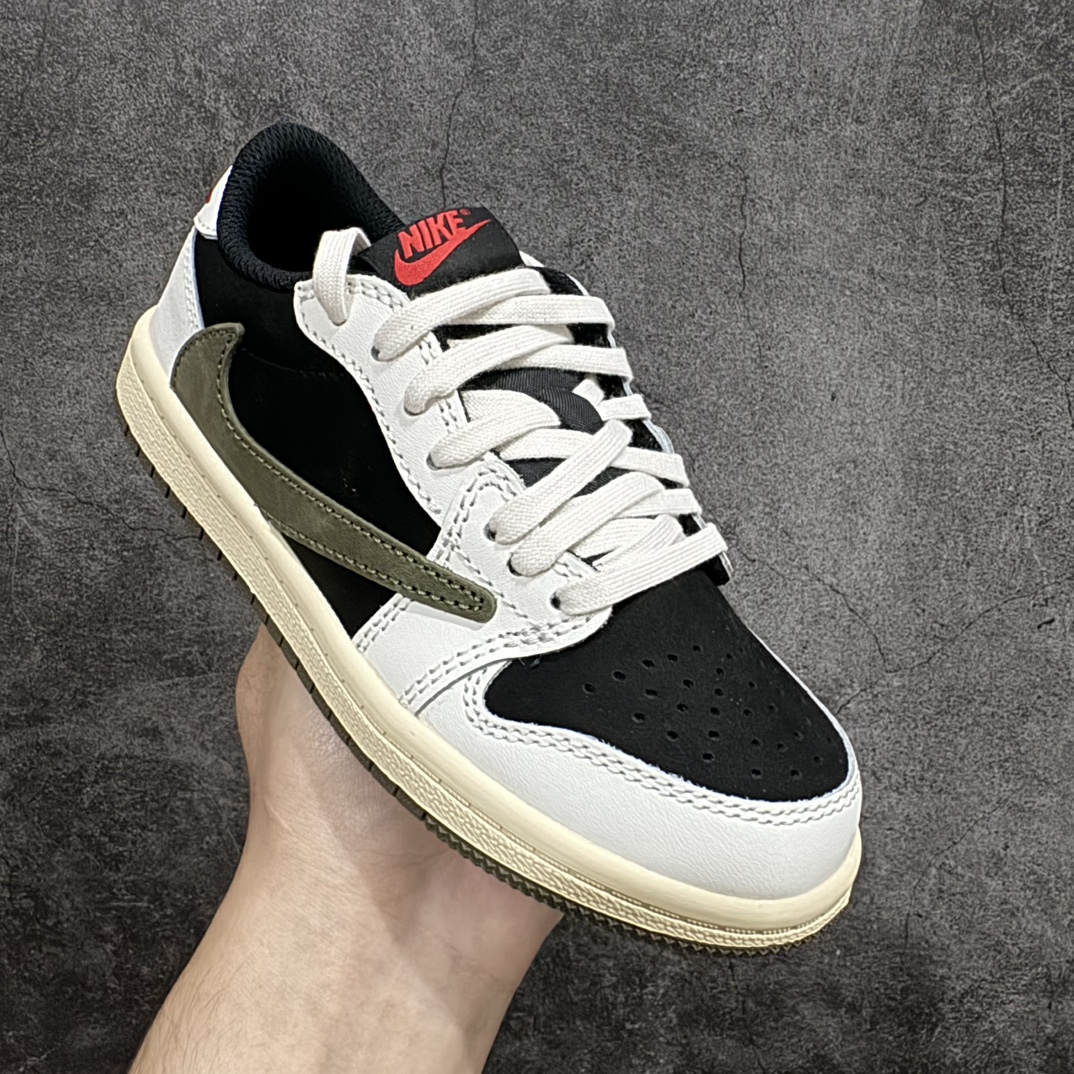 图片[3]-【TK至尊版】Travis Scott x Air Jordan AJ1 Low OG TS联名闪电倒钩低帮中童童鞋 DZ5909-106n重新定义童鞋市场 市场第一款原装童鞋 上脚必是全班最靓的仔 原纸板数据开发 原厂配置 市面唯一原装批次区别市面 原厂大底磨具真实半码 同步原厂十三个尺码段 原厂Prime Asia：贝利进口皮料加持 原盒原配 原厂拉帮工艺 针距密度一致 后跟弧度收口自然不对折 极致一眼正品既视感 进口电脑针车工艺 鞋面清洁度最高QC检验标准 控制溢胶 广东原厂电绣工艺 鞋标鞋盒 防尘纸 均采36购来自原厂  尺码：27.5 28 28.5 29.5 30 31 31.5 32 33 33.5 34 35 编码：ZGM280310-鞋库