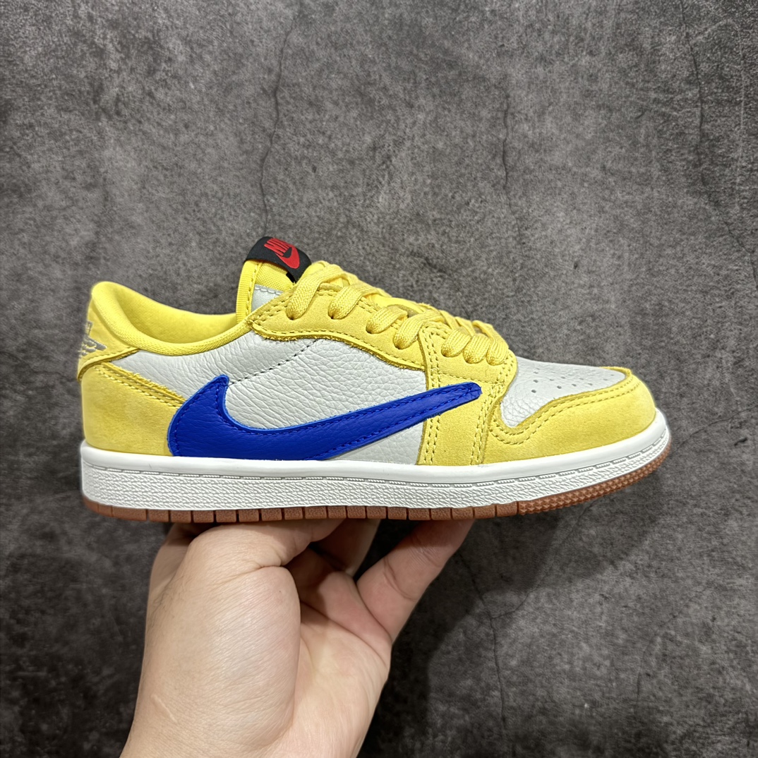 【TK至尊版】Travis Scott x Air Jordan AJ1 Low OG TS联名黄倒钩低帮中童童鞋 DZ5909-700n重新定义童鞋市场 市场第一款原装童鞋 上脚必是全班最靓的仔 原纸板数据开发 原厂配置 市面唯一原装批次区别市面 原厂大底磨具真实半码 同步原厂十三个尺码段 原厂Prime Asia：贝利进口皮料加持 原盒原配 原厂拉帮工艺 针距密度一致 后跟弧度收口自然不对折 极致一眼正品既视感 进口电脑针车工艺 鞋面清洁度最高QC检验标准 控制溢胶 广东原厂电绣工艺 鞋标鞋盒 防尘纸 均采36购来自原厂  尺码：27.5 28 28.5 29.5 30 31 31.5 32 33 33.5 34 35 编码：ZGM280310-鞋库