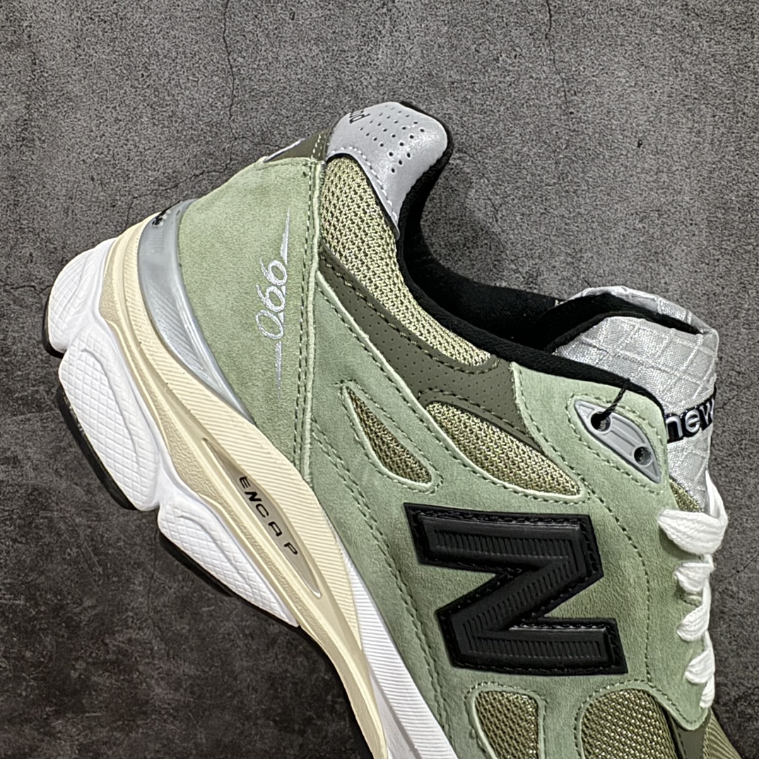 图片[7]-【GS纯原】New Balance NB990v3 JJJJound 联名复古休闲跑步鞋老爹鞋 元祖灰 货号：M1906JD3n大厂品质 正确组合底n鞋型没得挑 做的很好 细节各方面处理也挺到位n这是个好版本 价格良心不杀猪‼️n采用轻质牛剖革拼接透气网眼衬垫织物鞋面材质nT-Beam大底提供足步弓支撑，保持步态稳定n后跟搭载外露缓震胶 鞋身整体以各种深浅不一的灰色覆盖，鞋头以淡蓝色调装饰，网眼衬垫通过不规律的色块实现做旧的美感，泛黄的鞋底更是进一步增添了复古气息。 尺码：36 37 37.5 38 38.5 39.5 40 40.5 41.5 42 42.5 43 44 45 编码：NMGS260280-鞋库