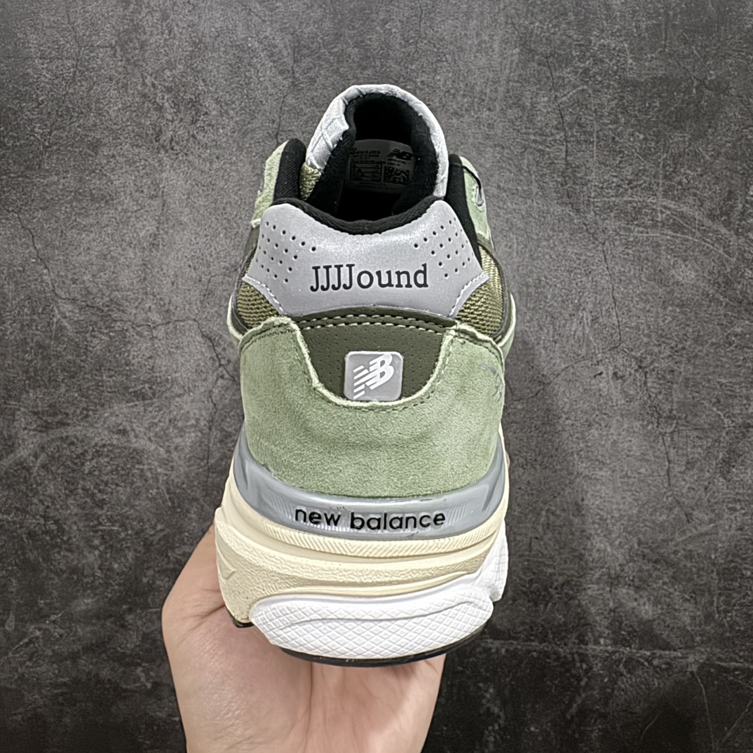 图片[4]-【GS纯原】New Balance NB990v3 JJJJound 联名复古休闲跑步鞋老爹鞋 元祖灰 货号：M1906JD3n大厂品质 正确组合底n鞋型没得挑 做的很好 细节各方面处理也挺到位n这是个好版本 价格良心不杀猪‼️n采用轻质牛剖革拼接透气网眼衬垫织物鞋面材质nT-Beam大底提供足步弓支撑，保持步态稳定n后跟搭载外露缓震胶 鞋身整体以各种深浅不一的灰色覆盖，鞋头以淡蓝色调装饰，网眼衬垫通过不规律的色块实现做旧的美感，泛黄的鞋底更是进一步增添了复古气息。 尺码：36 37 37.5 38 38.5 39.5 40 40.5 41.5 42 42.5 43 44 45 编码：NMGS260280-鞋库