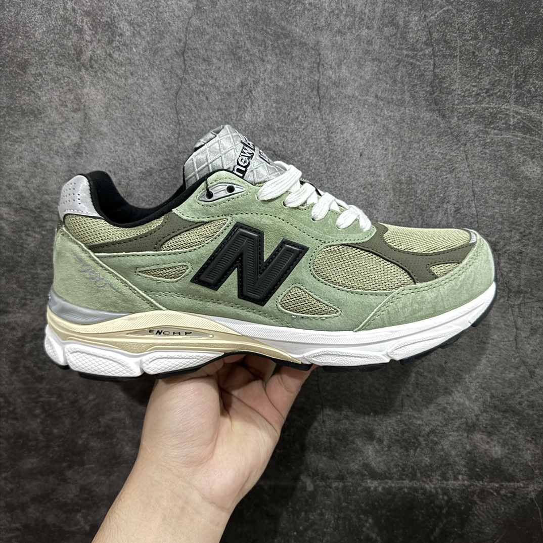 【GS纯原】New Balance NB990v3 JJJJound 联名复古休闲跑步鞋老爹鞋 元祖灰 货号：M1906JD3n大厂品质 正确组合底n鞋型没得挑 做的很好 细节各方面处理也挺到位n这是个好版本 价格良心不杀猪‼️n采用轻质牛剖革拼接透气网眼衬垫织物鞋面材质nT-Beam大底提供足步弓支撑，保持步态稳定n后跟搭载外露缓震胶 鞋身整体以各种深浅不一的灰色覆盖，鞋头以淡蓝色调装饰，网眼衬垫通过不规律的色块实现做旧的美感，泛黄的鞋底更是进一步增添了复古气息。 尺码：36 37 37.5 38 38.5 39.5 40 40.5 41.5 42 42.5 43 44 45 编码：NMGS260280-鞋库