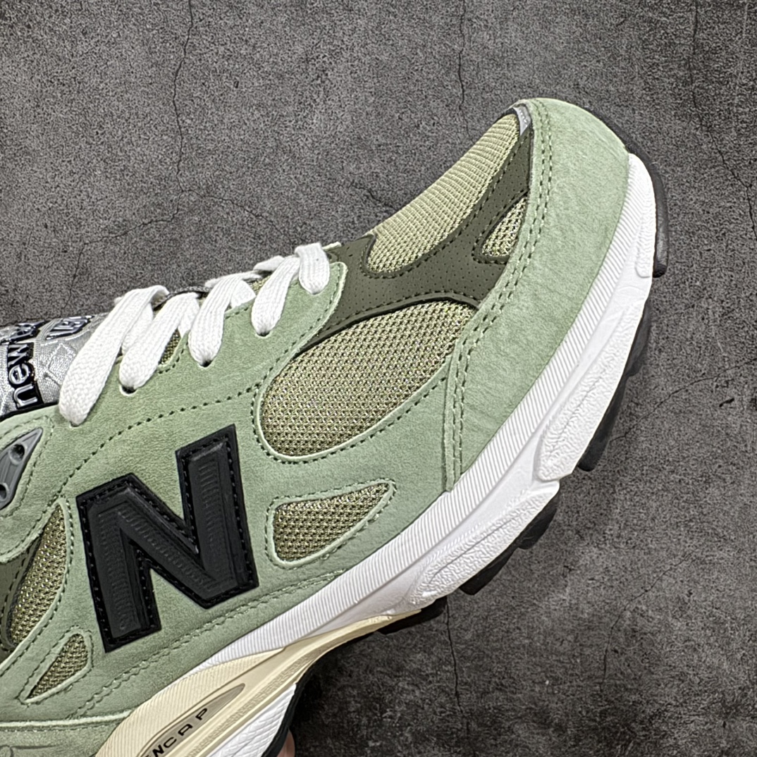 图片[6]-【GS纯原】New Balance NB990v3 JJJJound 联名复古休闲跑步鞋老爹鞋 元祖灰 货号：M1906JD3n大厂品质 正确组合底n鞋型没得挑 做的很好 细节各方面处理也挺到位n这是个好版本 价格良心不杀猪‼️n采用轻质牛剖革拼接透气网眼衬垫织物鞋面材质nT-Beam大底提供足步弓支撑，保持步态稳定n后跟搭载外露缓震胶 鞋身整体以各种深浅不一的灰色覆盖，鞋头以淡蓝色调装饰，网眼衬垫通过不规律的色块实现做旧的美感，泛黄的鞋底更是进一步增添了复古气息。 尺码：36 37 37.5 38 38.5 39.5 40 40.5 41.5 42 42.5 43 44 45 编码：NMGS260280-鞋库