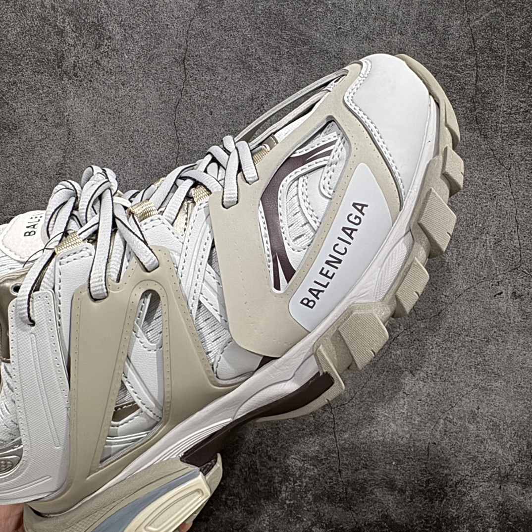 图片[6]-【Good纯原】BALENCIAGA Track Trainers 巴黎世家 3.0代复古野跑姥爹潮流百搭慢跑鞋 米灰nn知名巴黎世家大厂出品原装大盒 从里到外 一切百分百还原官方配置细节品质毋庸置疑 顶级版碾压市面真标通货整双鞋子从头到尾难度极高 原鞋购入开版 细节基本还原到位  尺码：35 36 37 38 39 40 41 42 编码：HM440470-鞋库