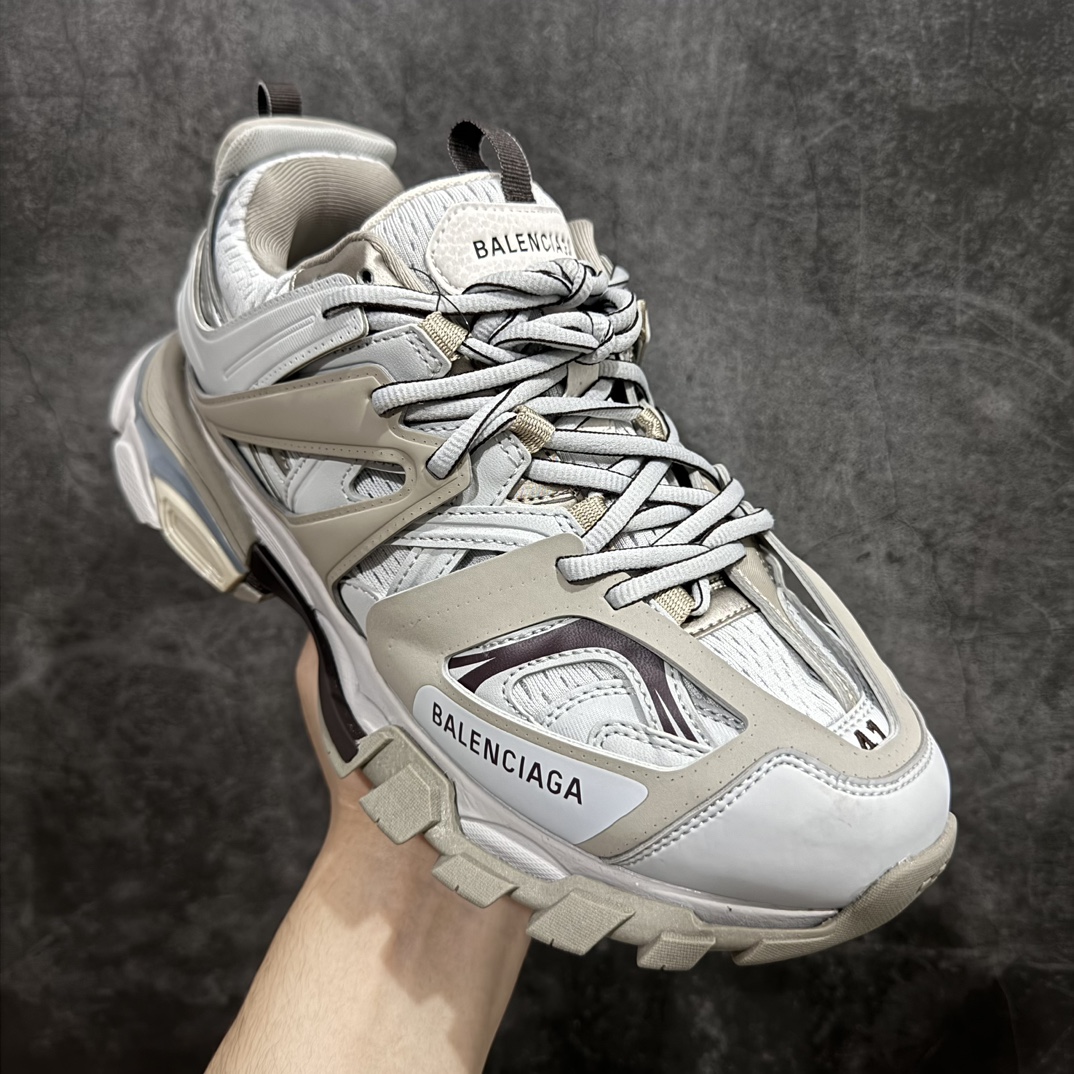 图片[3]-【Good纯原】BALENCIAGA Track Trainers 巴黎世家 3.0代复古野跑姥爹潮流百搭慢跑鞋 米灰nn知名巴黎世家大厂出品原装大盒 从里到外 一切百分百还原官方配置细节品质毋庸置疑 顶级版碾压市面真标通货整双鞋子从头到尾难度极高 原鞋购入开版 细节基本还原到位  尺码：35 36 37 38 39 40 41 42 编码：HM440470-鞋库