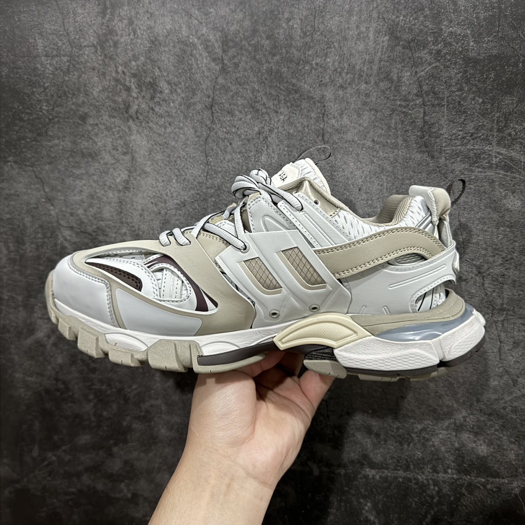 图片[2]-【Good纯原】BALENCIAGA Track Trainers 巴黎世家 3.0代复古野跑姥爹潮流百搭慢跑鞋 米灰nn知名巴黎世家大厂出品原装大盒 从里到外 一切百分百还原官方配置细节品质毋庸置疑 顶级版碾压市面真标通货整双鞋子从头到尾难度极高 原鞋购入开版 细节基本还原到位  尺码：35 36 37 38 39 40 41 42 编码：HM440470-鞋库