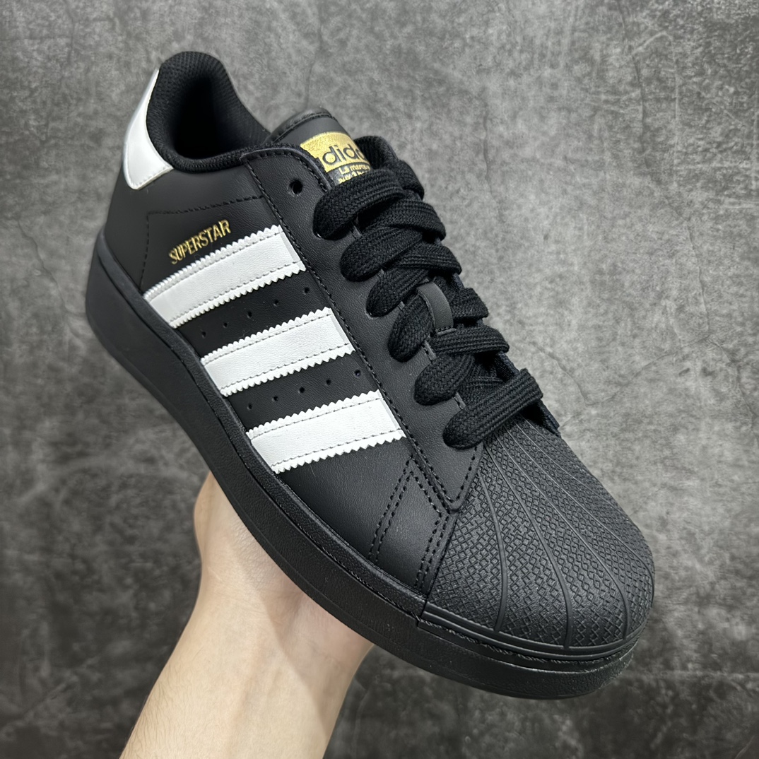 图片[3]-【H11二层皮版】Adidas Originals Superstar XLG 贝壳头系列低帮厚底松糕经典百搭休闲运动板鞋“皮革武士黑白LOGO”IG9777nnH11分两个版本n头层版价格较贵n实拍为二层版本 只改变了其皮料n其他做工细节基本没有变 价格便宜一些nn男女鞋真标半码制n原楦原纸版数据开发版型n采用头层皮革饰片组合粒面牛剖革鞋面材质n内嵌EVA环保鞋垫 外置耐磨防滑鞋底组合扇贝防踢头盖片 尺码：35 36 36⅔ 37⅓ 38 38⅔ 39⅓ 40 40⅔ 41⅓ 42 42⅔ 43⅓ 44 编码：X10210230-鞋库