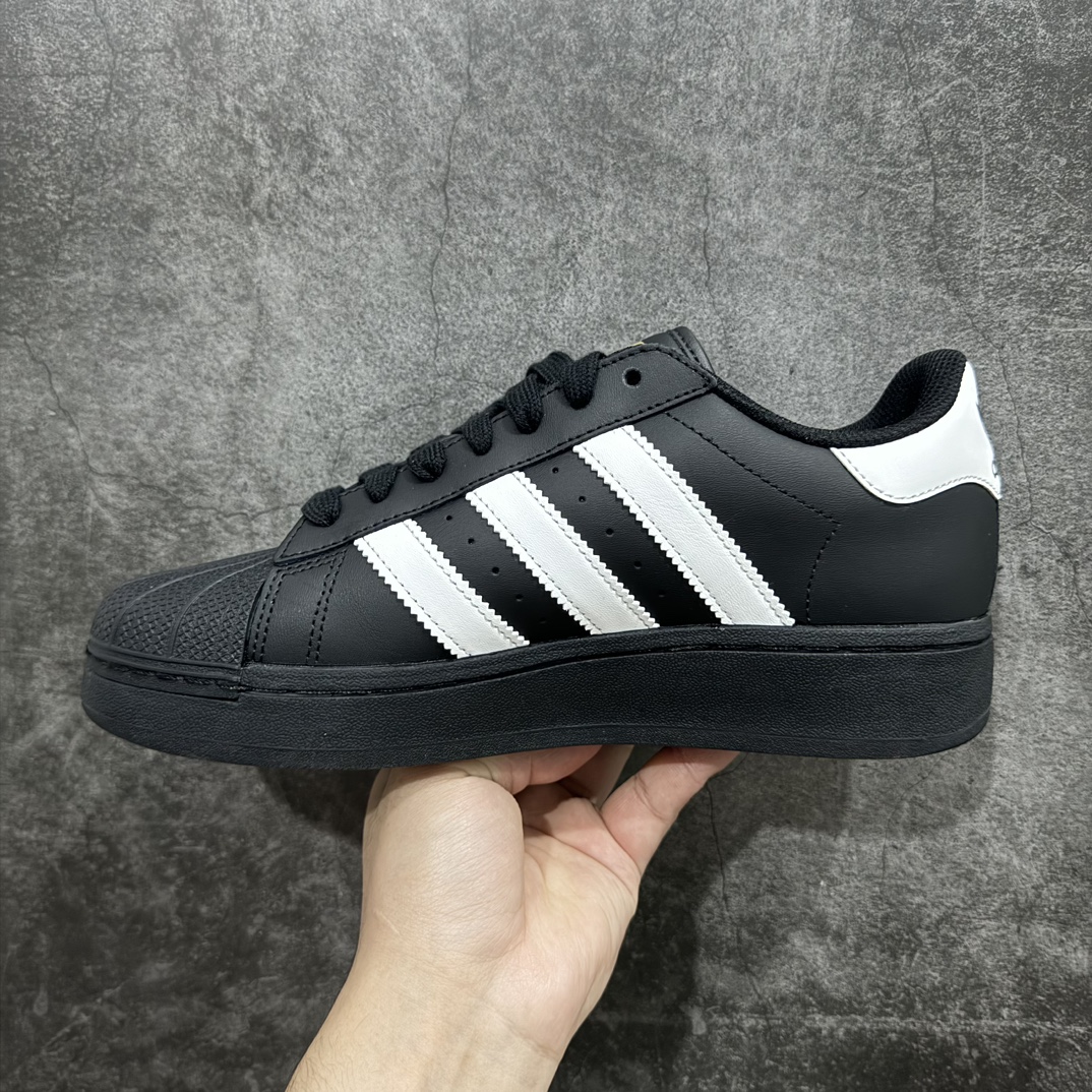 图片[2]-【H11二层皮版】Adidas Originals Superstar XLG 贝壳头系列低帮厚底松糕经典百搭休闲运动板鞋“皮革武士黑白LOGO”IG9777nnH11分两个版本n头层版价格较贵n实拍为二层版本 只改变了其皮料n其他做工细节基本没有变 价格便宜一些nn男女鞋真标半码制n原楦原纸版数据开发版型n采用头层皮革饰片组合粒面牛剖革鞋面材质n内嵌EVA环保鞋垫 外置耐磨防滑鞋底组合扇贝防踢头盖片 尺码：35 36 36⅔ 37⅓ 38 38⅔ 39⅓ 40 40⅔ 41⅓ 42 42⅔ 43⅓ 44 编码：X10210230-鞋库