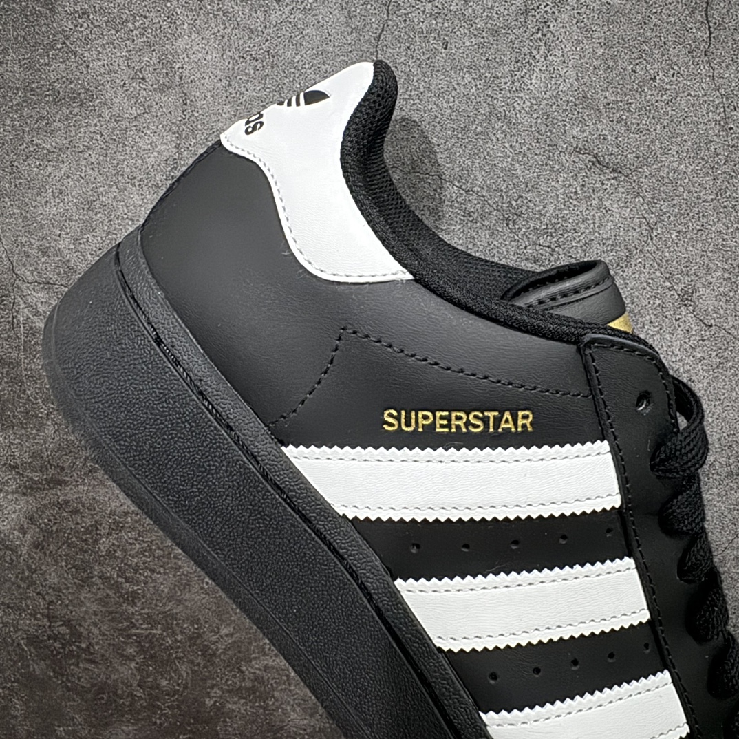 图片[7]-【H11二层皮版】Adidas Originals Superstar XLG 贝壳头系列低帮厚底松糕经典百搭休闲运动板鞋“皮革武士黑白LOGO”IG9777nnH11分两个版本n头层版价格较贵n实拍为二层版本 只改变了其皮料n其他做工细节基本没有变 价格便宜一些nn男女鞋真标半码制n原楦原纸版数据开发版型n采用头层皮革饰片组合粒面牛剖革鞋面材质n内嵌EVA环保鞋垫 外置耐磨防滑鞋底组合扇贝防踢头盖片 尺码：35 36 36⅔ 37⅓ 38 38⅔ 39⅓ 40 40⅔ 41⅓ 42 42⅔ 43⅓ 44 编码：X10210230-鞋库