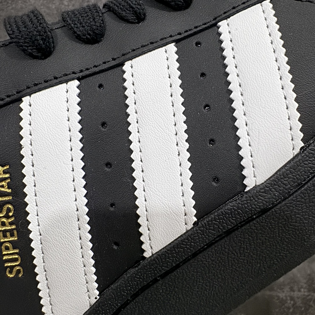 图片[4]-【H11二层皮版】Adidas Originals Superstar XLG 贝壳头系列低帮厚底松糕经典百搭休闲运动板鞋“皮革武士黑白LOGO”IG9777nnH11分两个版本n头层版价格较贵n实拍为二层版本 只改变了其皮料n其他做工细节基本没有变 价格便宜一些nn男女鞋真标半码制n原楦原纸版数据开发版型n采用头层皮革饰片组合粒面牛剖革鞋面材质n内嵌EVA环保鞋垫 外置耐磨防滑鞋底组合扇贝防踢头盖片 尺码：35 36 36⅔ 37⅓ 38 38⅔ 39⅓ 40 40⅔ 41⅓ 42 42⅔ 43⅓ 44 编码：X10210230-莆田鞋批发中心