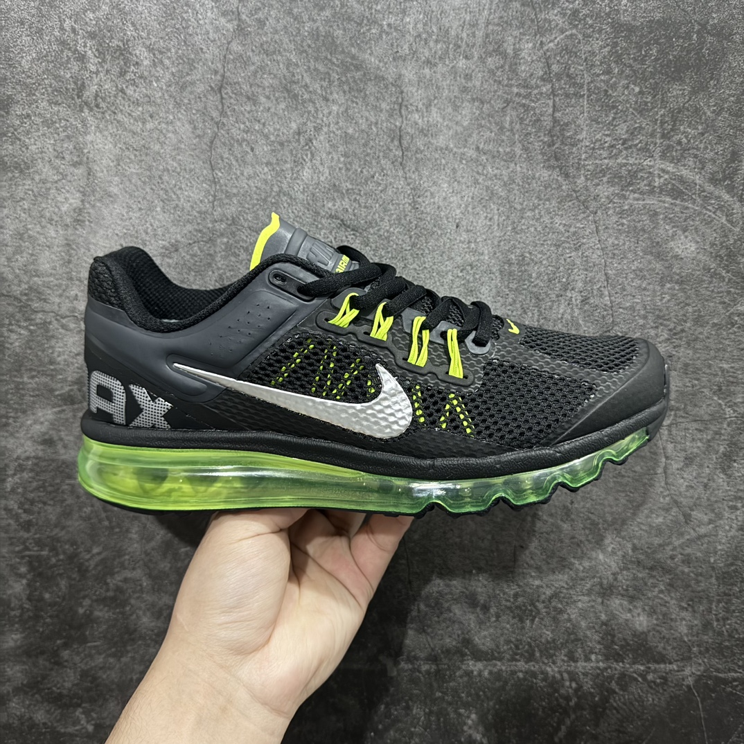 【纯原YH版本】Nike Air Max 2013 舒适时尚耐磨透气 低帮跑步鞋Nike Air Max 2013 运动鞋携时尚设计闪亮回归，出众有型。采用网眼布细节和运动风无缝覆面，助你保持清爽感受，塑就焕新造型。经典 Flywire 设计搭配经典全掌型 Max Air 缓震配置，缔造出众舒适感和支撑效果。 货号：555426-003 尺码：35.5 36 36.5 37.5 38 38.5 39 40 40.5 41 42 42.5 43 44 44.5 45 46  编码：DF300320-莆田鞋批发中心