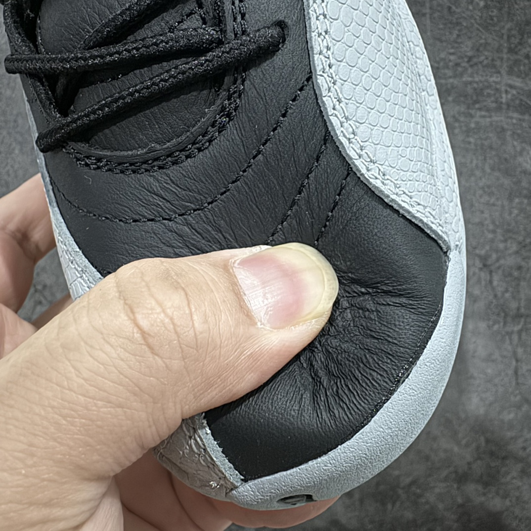 图片[6]-【TK至尊版】Air Jordan AJ12 Retro 潮流 中帮 复古篮球鞋 狼灰黑CT8013-010nn一比一原厂皮 最正确的版型鞋盒 鞋盒标 芯片 更多12代的配色陆续出齐真真的做到市场12代天花板 国外强烈推荐版本外贸混卖专供品质国内专业外贸AJ大厂出品原厂楦头纸板 原厂皮料打造 原厂真碳板 内置气垫  尺码：40 40.5 41 42 42.5 43 44 44.5 45 46 47.5 编码：ZG480520-莆田鞋批发中心