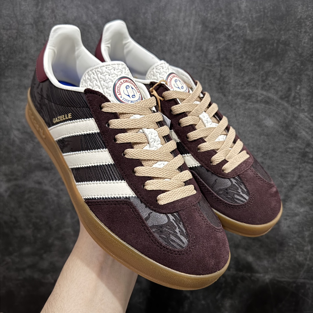 【Top纯原】adidas originals Gazelle Indoor 舒适简约 防滑耐磨 低帮板鞋 男女同款 褐色nn简约大方的造型设计，给人以随性休闲的时尚格调，穿着舒适轻便，运动灵活自如，满足日常个性穿搭。nn独家原版原盒 原底原料 开模打造n原厂织唛鞋标 高精密准度n原楦原纸板开发 匹配原版98%以上n后跟垫棉独家呈现 反口里弧度正确n原厂鞋垫 背胶 后跟电绣针数 与正品一致n原厂皮料 原厂车缝线 质感无敌皮料切割干净 无任何毛边 清洁度细节完美 货号：JP5671nSIZE：36 36.5 37.5 38 38.5 39 40 40.5 41 42 42.5 43 44 44.5 45 编码：TO250270-莆田鞋批发中心