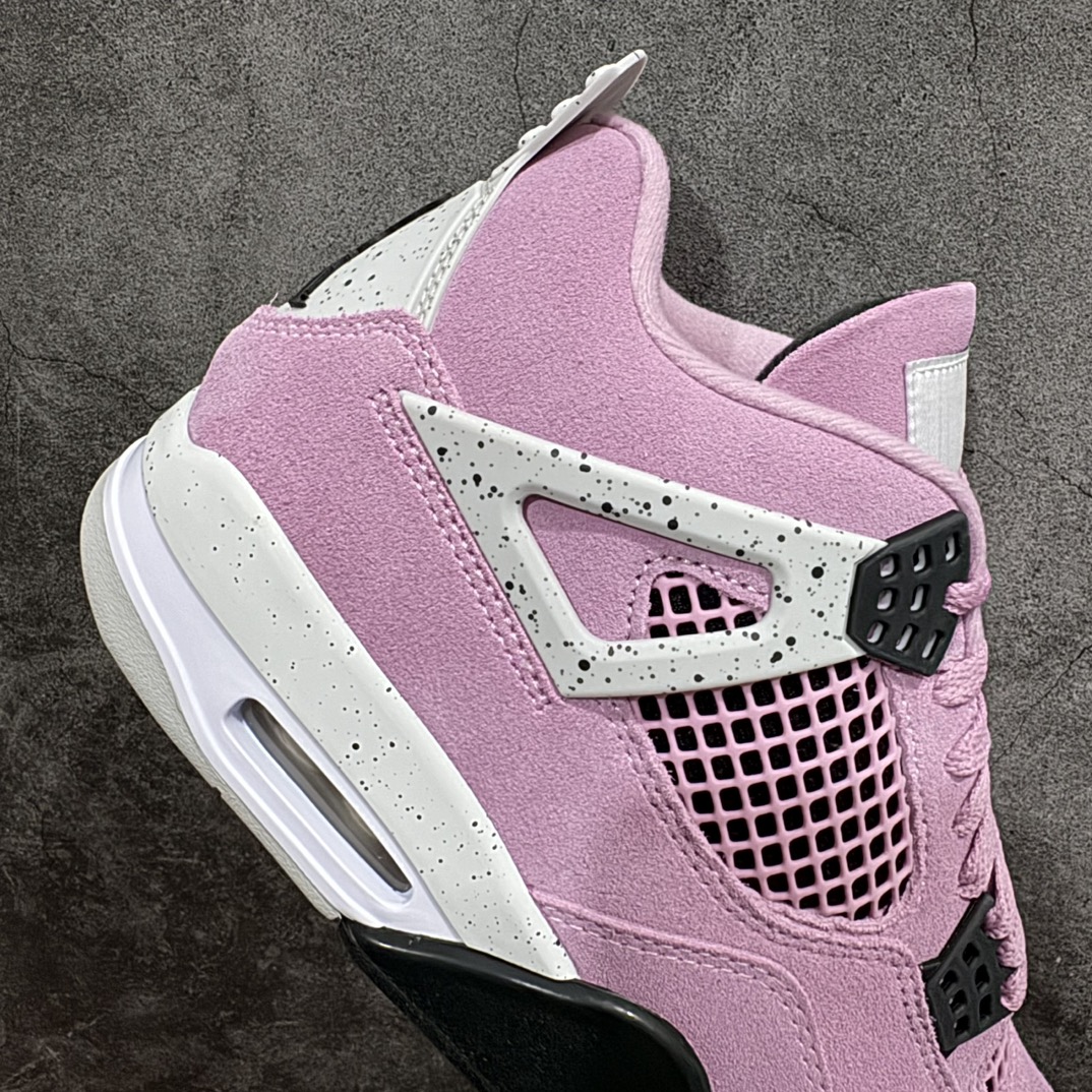 图片[7]-【GX/美版绿x】Air Jordan 4 Retro \”Orchid\” 粉黑麂皮 AJ4 乔丹4代 猛男粉AQ9129-501n圈内最强四代 独家外贸特供尺码含 45.5 49.5 50.5 耗时半年巨作 全套原纸板楦头开发 原厂特供皮料加持 确保原汁原味 完美呈现四代版型 一比一鞋头弧度高度鞋身弧度 数据细节工艺流程均保持原鞋一致 原厂TPU网格鞋带扣 正确内里网布 菱角分明不变形无多余毛边 柔软性质感一致于原鞋 市场唯一原厂鞋扣模具 背面可见隐藏注塑口 原厂织唛标 原厂飞人电绣工艺 尾指中部跳三针 独家绑鞋带手法 印刷中底布 四线拉帮 米色美纹纸贴合固定 进口港宝加持 后跟自然饱满 全鞋荧光划线卡点 追求极致完美 每一双都是工艺品 多重QC质检 超越公司货的品控标准 实实在在的免检产品  尺码：40 40.5 41 42 42.5 43 44 44.5 45 45.5 46 47.5 48.5 49.5 50.5 编码：T500520-莆田鞋批发中心