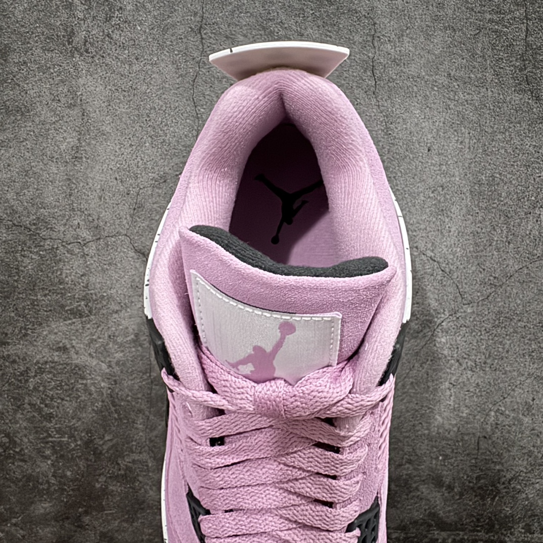 图片[8]-【GX/美版绿x】Air Jordan 4 Retro \”Orchid\” 粉黑麂皮 AJ4 乔丹4代 猛男粉AQ9129-501n圈内最强四代 独家外贸特供尺码含 45.5 49.5 50.5 耗时半年巨作 全套原纸板楦头开发 原厂特供皮料加持 确保原汁原味 完美呈现四代版型 一比一鞋头弧度高度鞋身弧度 数据细节工艺流程均保持原鞋一致 原厂TPU网格鞋带扣 正确内里网布 菱角分明不变形无多余毛边 柔软性质感一致于原鞋 市场唯一原厂鞋扣模具 背面可见隐藏注塑口 原厂织唛标 原厂飞人电绣工艺 尾指中部跳三针 独家绑鞋带手法 印刷中底布 四线拉帮 米色美纹纸贴合固定 进口港宝加持 后跟自然饱满 全鞋荧光划线卡点 追求极致完美 每一双都是工艺品 多重QC质检 超越公司货的品控标准 实实在在的免检产品  尺码：40 40.5 41 42 42.5 43 44 44.5 45 45.5 46 47.5 48.5 49.5 50.5 编码：T500520-莆田鞋批发中心