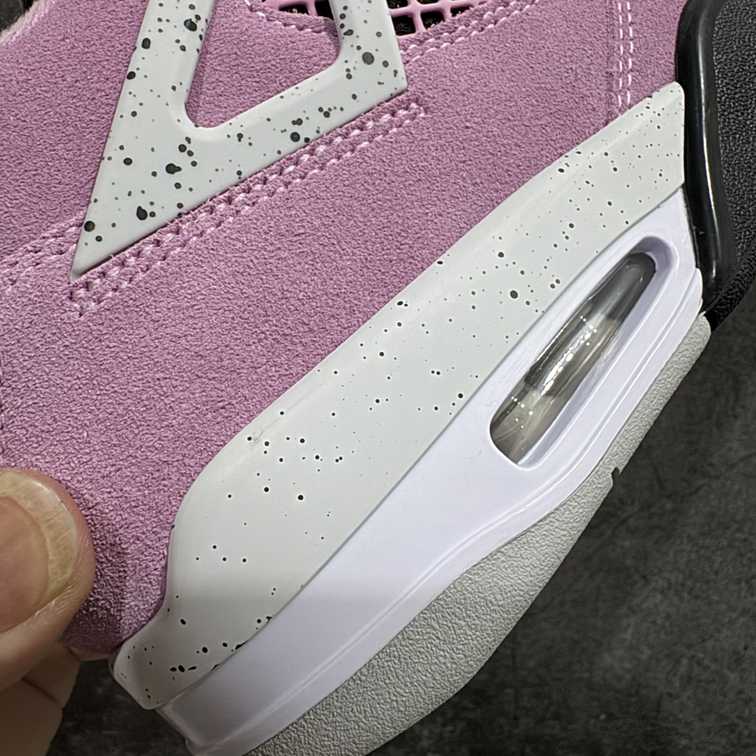 图片[2]-【GX/美版绿x】Air Jordan 4 Retro \”Orchid\” 粉黑麂皮 AJ4 乔丹4代 猛男粉AQ9129-501n圈内最强四代 独家外贸特供尺码含 45.5 49.5 50.5 耗时半年巨作 全套原纸板楦头开发 原厂特供皮料加持 确保原汁原味 完美呈现四代版型 一比一鞋头弧度高度鞋身弧度 数据细节工艺流程均保持原鞋一致 原厂TPU网格鞋带扣 正确内里网布 菱角分明不变形无多余毛边 柔软性质感一致于原鞋 市场唯一原厂鞋扣模具 背面可见隐藏注塑口 原厂织唛标 原厂飞人电绣工艺 尾指中部跳三针 独家绑鞋带手法 印刷中底布 四线拉帮 米色美纹纸贴合固定 进口港宝加持 后跟自然饱满 全鞋荧光划线卡点 追求极致完美 每一双都是工艺品 多重QC质检 超越公司货的品控标准 实实在在的免检产品  尺码：40 40.5 41 42 42.5 43 44 44.5 45 45.5 46 47.5 48.5 49.5 50.5 编码：T500520-莆田鞋批发中心