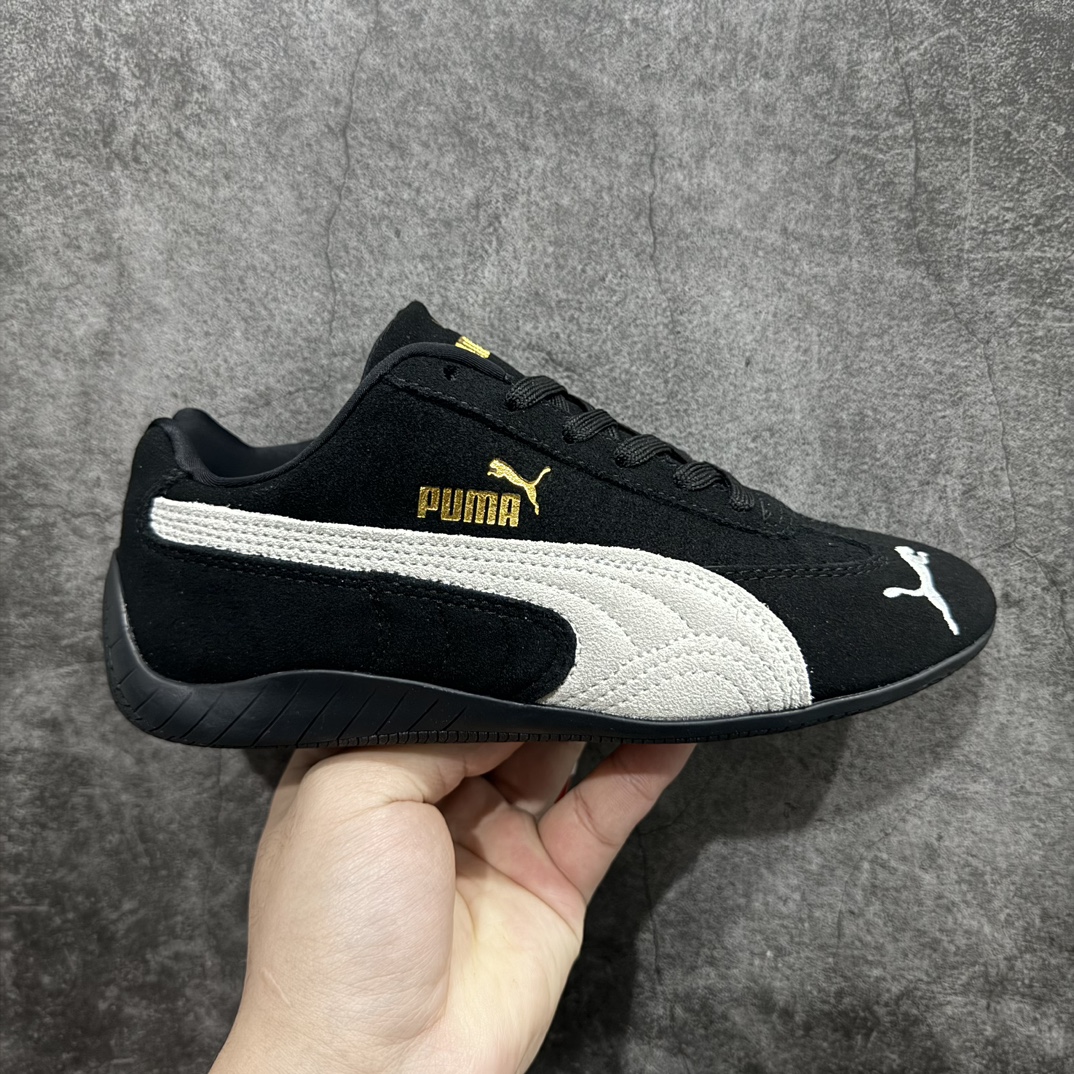 【LW纯原版】Puma Speedcat OG Sparcon彪马罗马阿莫尔系列 复古运动休闲赛车跑鞋n市场顶端版本n同价位上下无对手 碾压级别存在n比外面的货好，也比外面的货便宜💪🏻n无论是版型 细节 烫金走线n完全碾压市场任意版本 欢迎对比🆚n工厂耗时3个月开发n原装档案原数据纸版楦型n采用固色翻毛皮鞋面材质(正确二次成型\’猛帮\’成型工艺🆚区别市面版本!!)n外置原数据开发轻量耐磨橡胶大底💪🏻nn全球知名运动品牌PUMA宝马赛车系列n融合了宝马车队的标志性配色n以趣味十足又前卫复古的设计引领潮流n将赛道精神融入街头时尚 开启前卫竞速之旅n主打前卫复古风 Roma鞋款的鞋侧以复古的流线造型缀以宝马经典Logo 巧妙吸睛n而Speedcat鞋款以亮眼三色条纹元素缀以舒适鞋面n赋予了独特的个性美学 演绎赛车的无尽能量 尺码：36-45 官方货号：398846 01 编码：X10210230-莆田鞋批发中心