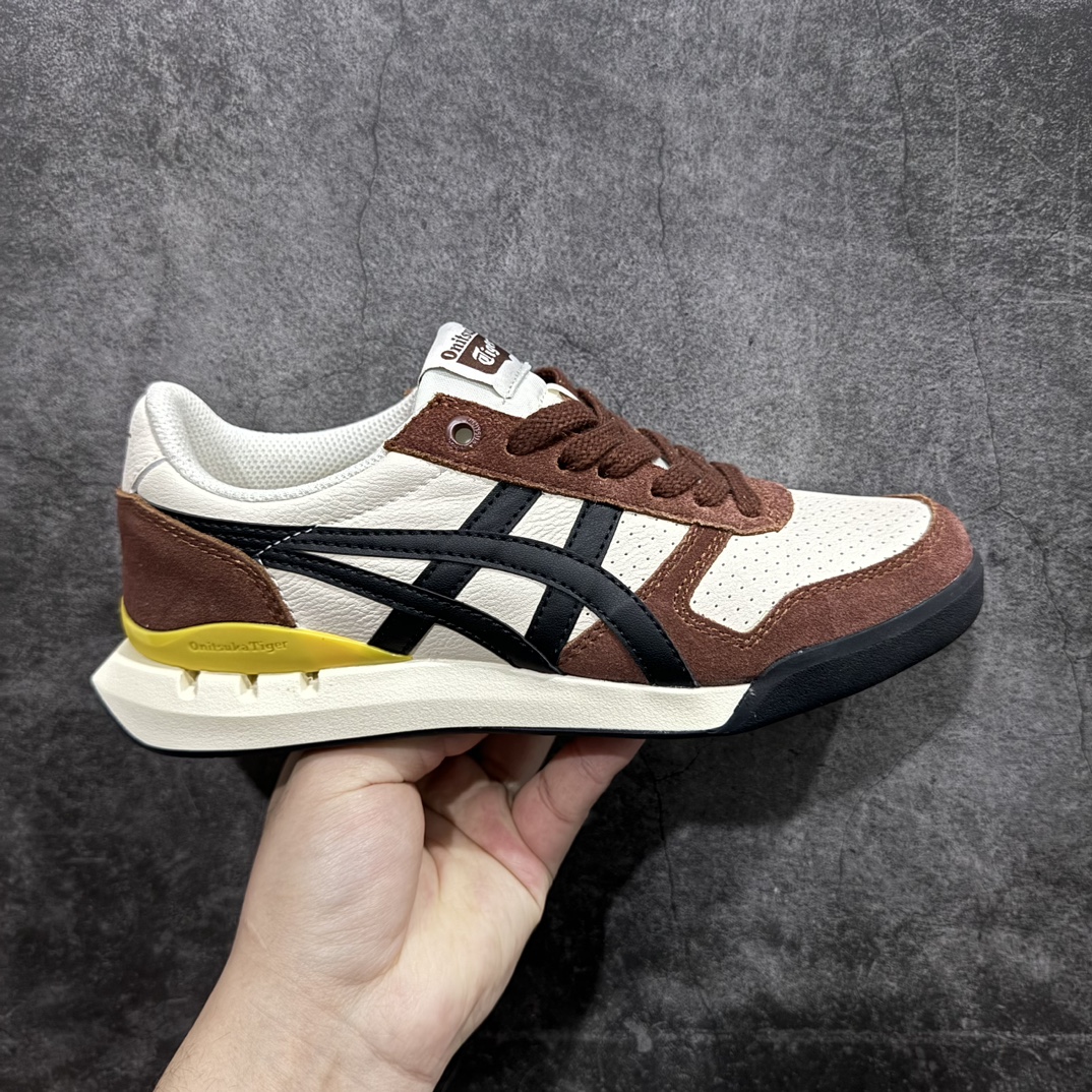 【神版】Asics Onitsuka Tiger Ultimate 81 EX 亚瑟士终极系列低帮复古风百搭皮革休闲运动慢跑鞋n采用软质荔枝纹牛培皮鞋面材质 配置OrthoLite鞋垫 轻质Eva缓震组合耐磨橡胶外底 Onitsuka Tiger 鬼塚虎 ULTIMATE 81EX 1183B510 中性款运动鞋 鞋跟底部的缓震孔设计以及TPU后跟保护片强化稳定性 造就合乎新时代高性能运动鞋标准的现代鞋款 牛皮革鞋面 FLYTEFOAM Propel中底增强缓震性与回弹性 鞋跟处采用fuzeGEL缓震胶科技 强化缓震 OrthoLite鞋垫 进一步强化缓震Gel-Kayano超轻量专业运动慢跑鞋  尺码：36-45 编码：DZ230250-莆田鞋批发中心