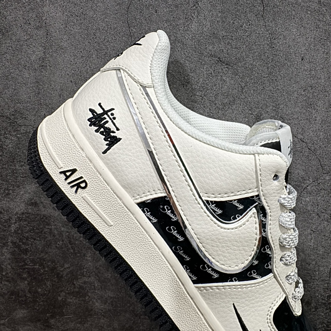 图片[7]-【公司级】海外限量发售NIke Air Force 1 \’07 Low “斯图西联名–米黑英文银边”空军一号 低帮 运动鞋 休闲鞋 折边针车 工艺难度大 原楦头原纸板 原装鞋盒 定制五金配件 内置全掌气垫 原厂鞋底货号：XZ6188-729 Size：36 36.5 37.5 38 38.5 39 40 40.5 41 42 42.5 43 44 44.5 45 编码：HXS310320-莆田鞋批发中心