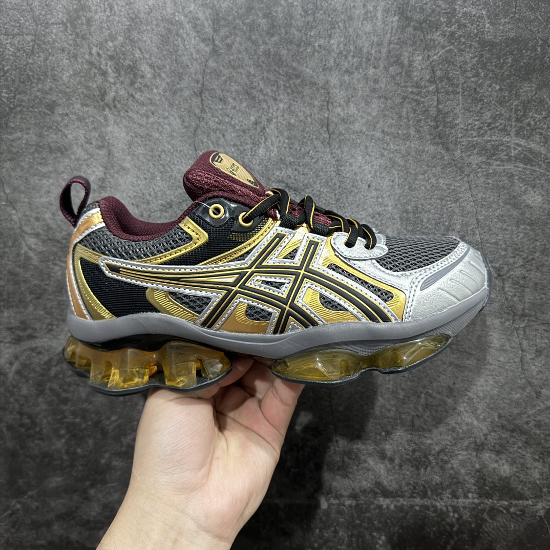 【公司级】ASICS 亚瑟士 Gel-Quantum Kinetic 男女士复古休闲运动鞋厚底增高老爹鞋nASICS GEL-QUANTUM KINETIC 运动鞋，网眼。FW23 -后跟上有GEL字样，采用 GEL Scutoid 技术的橡胶鞋底。有多款新配色，分别以灰米、银黄和粽绿作为不同的色彩搭配，拥有颇具未来感的轮廓设计，在拥有拥有相同外底科技的基础上，与早先推出的 Kiko Kostadinov 联名款 GEL-QUANTUM ZIENTZIA 十分相似，不失为具有 Ki 味的平替选择。nSize:36-45带半码 编码：AM260270-莆田鞋批发中心