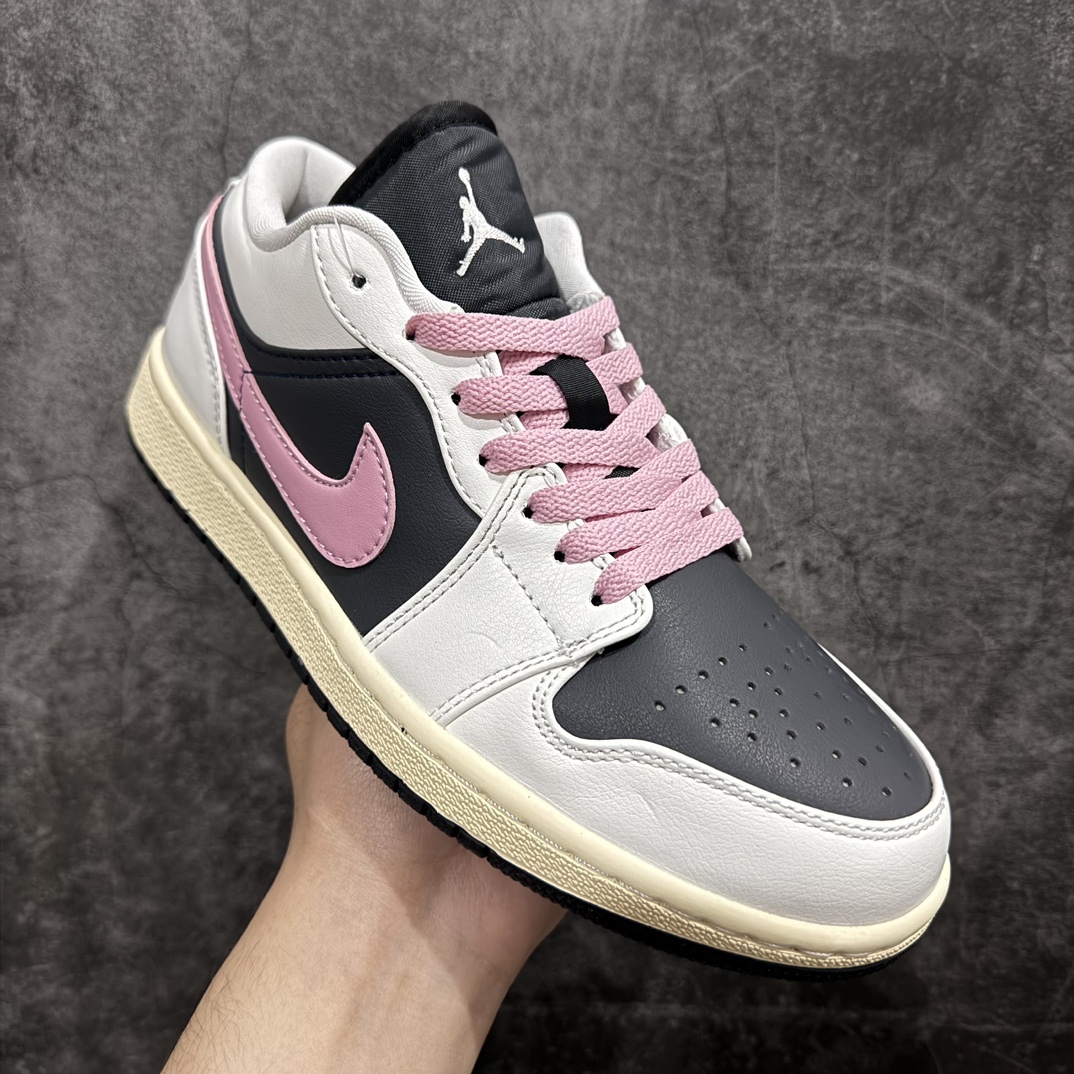 图片[3]-【K版】Air Jordan AJ1 Low 低帮白黑粉 DC0774-001n全新流水线出品 DT版本唯一平替选择 市场第二梯队最强版 全部原鞋开发 原楦原纸板开发 全鞋电脑针车 原厂内置全掌气垫 原盒内在原标 唯一Zp原版鞋带绑法 免检产品 全新2022版型 全头层皮料 完美零毛边处理 原厂配置全掌气垫 价格定位良心SIZE：36 36.5 37.5 38 38.5 39 40 40.5 41 42 42.5 43 44 44.5 45 46  编码：LJ210250-莆田鞋批发中心