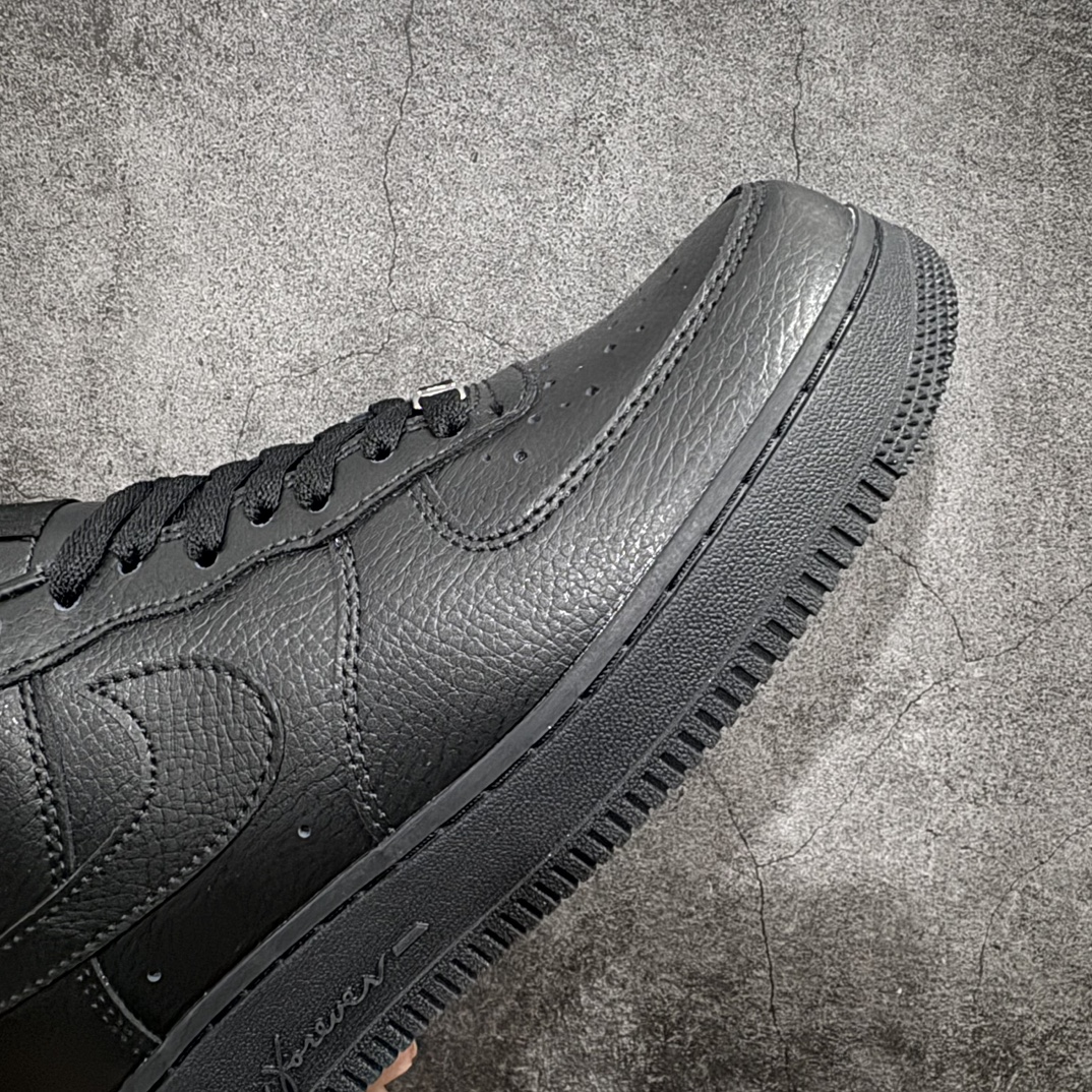 图片[6]-【纯原版】NOCTA x Nike Air Force 1\”Certified Lover Boy\”空军一号经典低帮百搭休闲运动板鞋“皮革痴情男孩” 货号：CZ8065-001n码数：36 36.5 37.5 38 38.5 39 40 40.5 41 42 42.5 43 44 45 编码：LF250260-莆田鞋批发中心