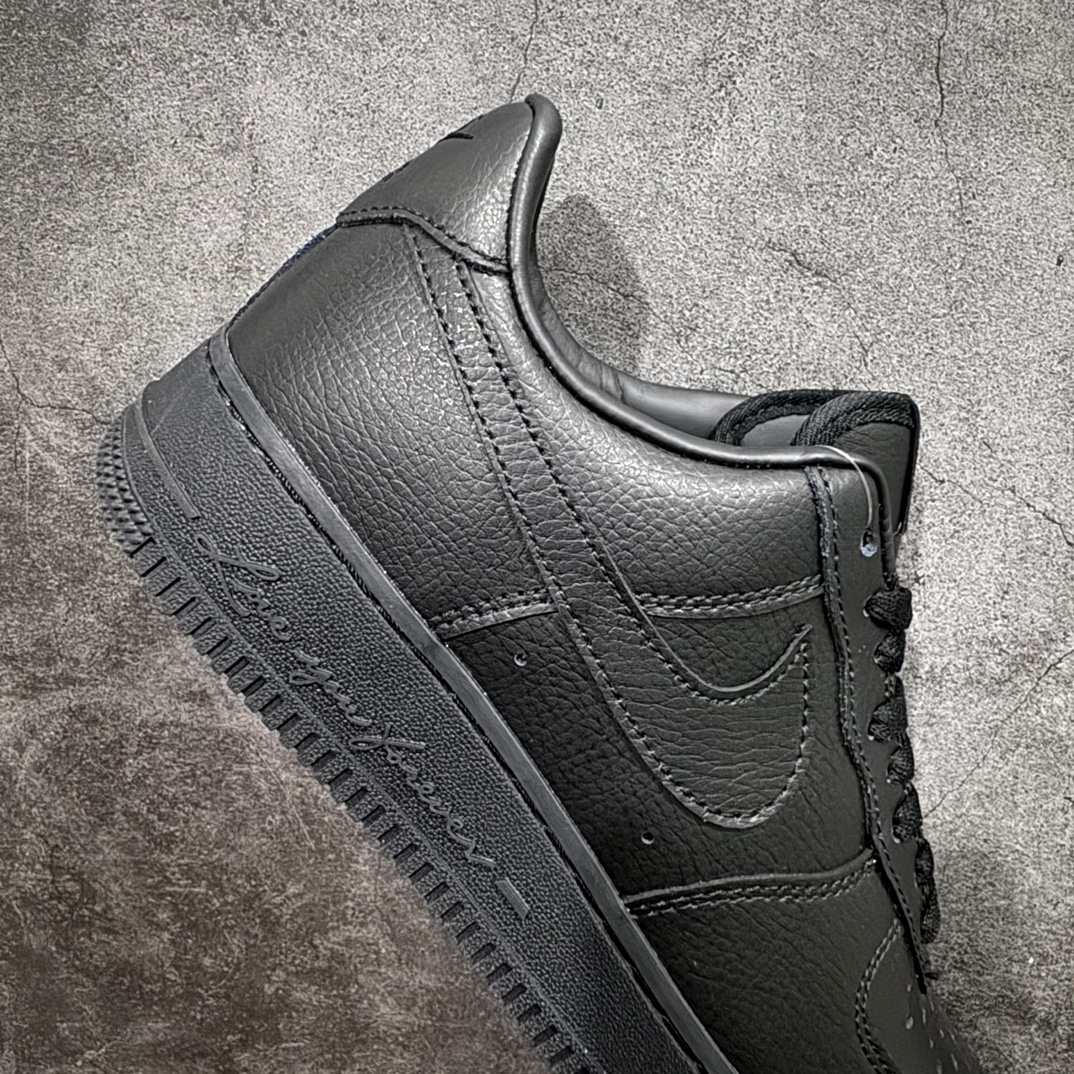 图片[7]-【纯原版】NOCTA x Nike Air Force 1\”Certified Lover Boy\”空军一号经典低帮百搭休闲运动板鞋“皮革痴情男孩” 货号：CZ8065-001n码数：36 36.5 37.5 38 38.5 39 40 40.5 41 42 42.5 43 44 45 编码：LF250260-莆田鞋批发中心