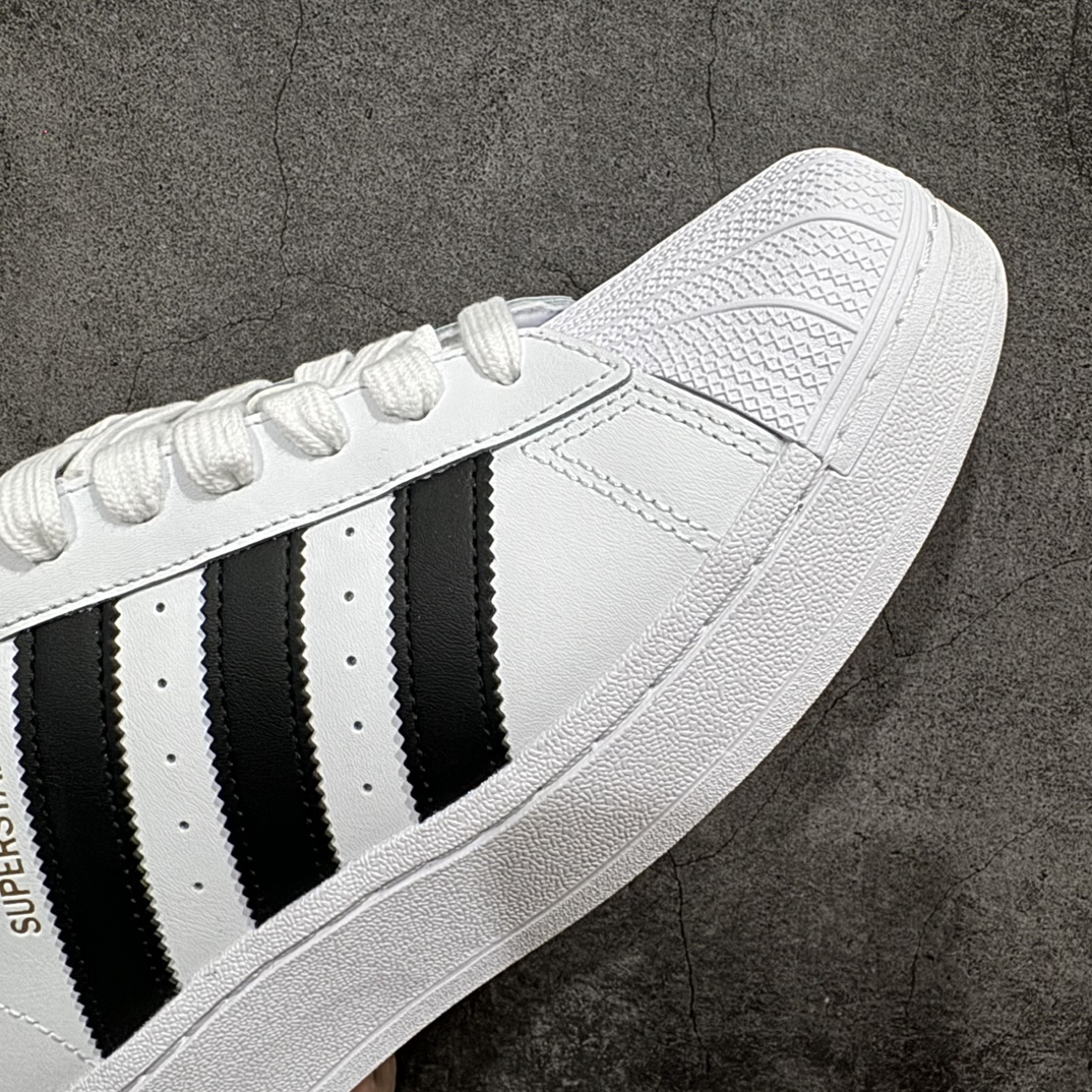 图片[6]-【H11二层皮版】Adidas Originals Superstar XLG 贝壳头系列低帮厚底松糕经典百搭休闲运动板鞋“皮革武士白黑LOGO”IG9995nnH11分两个版本n头层版价格较贵n实拍为二层版本 只改变了其皮料n其他做工细节基本没有变 价格便宜一些nn男女鞋真标半码制n原楦原纸版数据开发版型n采用头层皮革饰片组合粒面牛剖革鞋面材质n内嵌EVA环保鞋垫 外置耐磨防滑鞋底组合扇贝防踢头盖片 尺码：35 36 36⅔ 37⅓ 38 38⅔ 39⅓ 40 40⅔ 41⅓ 42 42⅔ 43⅓ 44 编码：X10210230-莆田鞋批发中心