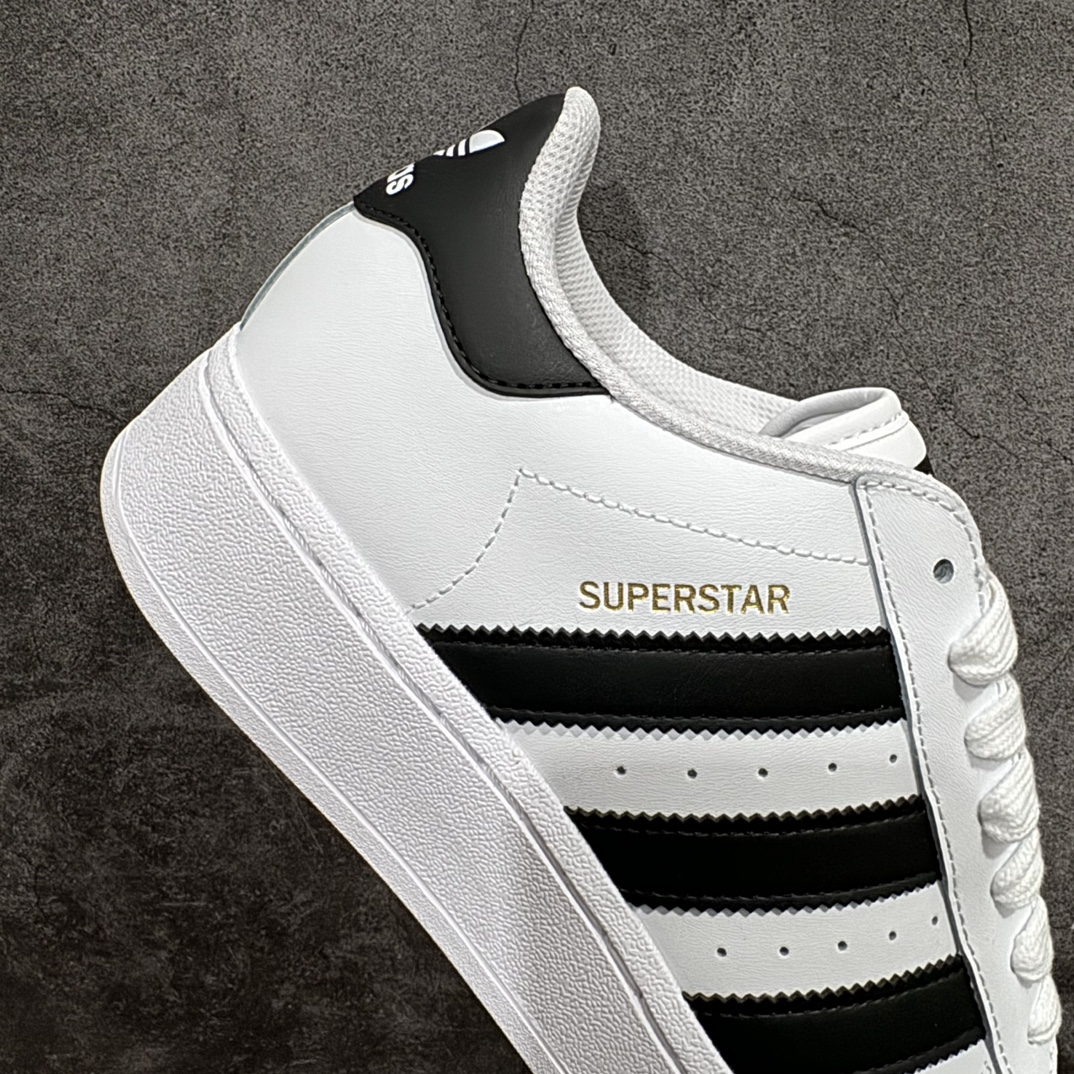 图片[7]-【H11二层皮版】Adidas Originals Superstar XLG 贝壳头系列低帮厚底松糕经典百搭休闲运动板鞋“皮革武士白黑LOGO”IG9995nnH11分两个版本n头层版价格较贵n实拍为二层版本 只改变了其皮料n其他做工细节基本没有变 价格便宜一些nn男女鞋真标半码制n原楦原纸版数据开发版型n采用头层皮革饰片组合粒面牛剖革鞋面材质n内嵌EVA环保鞋垫 外置耐磨防滑鞋底组合扇贝防踢头盖片 尺码：35 36 36⅔ 37⅓ 38 38⅔ 39⅓ 40 40⅔ 41⅓ 42 42⅔ 43⅓ 44 编码：X10210230-莆田鞋批发中心