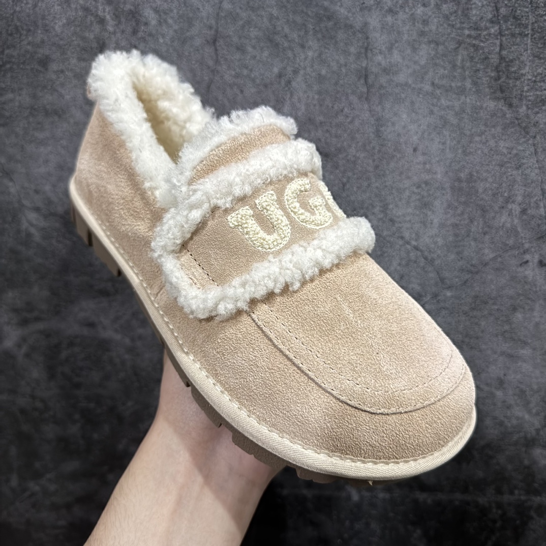 图片[3]-【广东纯原版本】UGG W Classic Coquette Clog Slipper  II 科凯特2.0系列时尚居家穆勒风包头舒适保暖露跟半拖鞋 货号:OB938全包n广东原产 升级原楦原纸版开发版型n采用TPU模压定型翻毛皮鞋面材质n内嵌人造卷曲羊毛毛绒里衬和鞋垫,保暖锁热n选用17毫米UGGPURE™ 植入式羊毛里衬与可拆卸的UGGPURE™ 植入式羊毛鞋垫 Treadlite轻翼科技外底-优质的防滑,耐磨性,和良好的弹性❗️ 尺码：35-40n产品描述：休闲系列作为本季主力系列，轻盈耐磨的橡胶大底，让穿着的舒适性提升 品名：Classic Coquette Clog Slipper  II 科凯特2.0系列鞋面：翻毛皮革/织物 编码：TL320340-莆田鞋批发中心