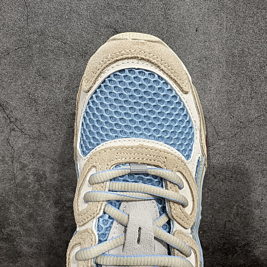 图片[5]-【公司级】Asics Gel-NYC复古单品 亚瑟士ASICSTIGER秋季新款休闲鞋 厚底街头运动休闲鞋nASICS亚瑟士推出全新GEL-NYC，彰显纽约都市活力n这次的新系列融入了多个版本GEL的经典设计风格，广受好评。其设计灵感来源于GEL-NIMBUS 3,GEL-MC PLUS V 和 GEL-CUMULUS 16 这些往日经典鞋款。GEL-NYC使用GEL-CUMULUS 16鞋款的鞋楦设计,展现了独特的现代化美学。鞋底采用了轻质发泡材料,并在后跟和前掌处采用了ASICS亚瑟士核心科技——GEL缓震胶,赋予鞋款强大的缓冲性能,提供了更柔软舒适的穿着体验。而在原有设计的启发之上,此次鞋款采用更贴合当今潮流趋势的材料和创新技术,展现出纽约充满活力的都市精神。 尺码：36-45 编码：AM250270-莆田鞋批发中心