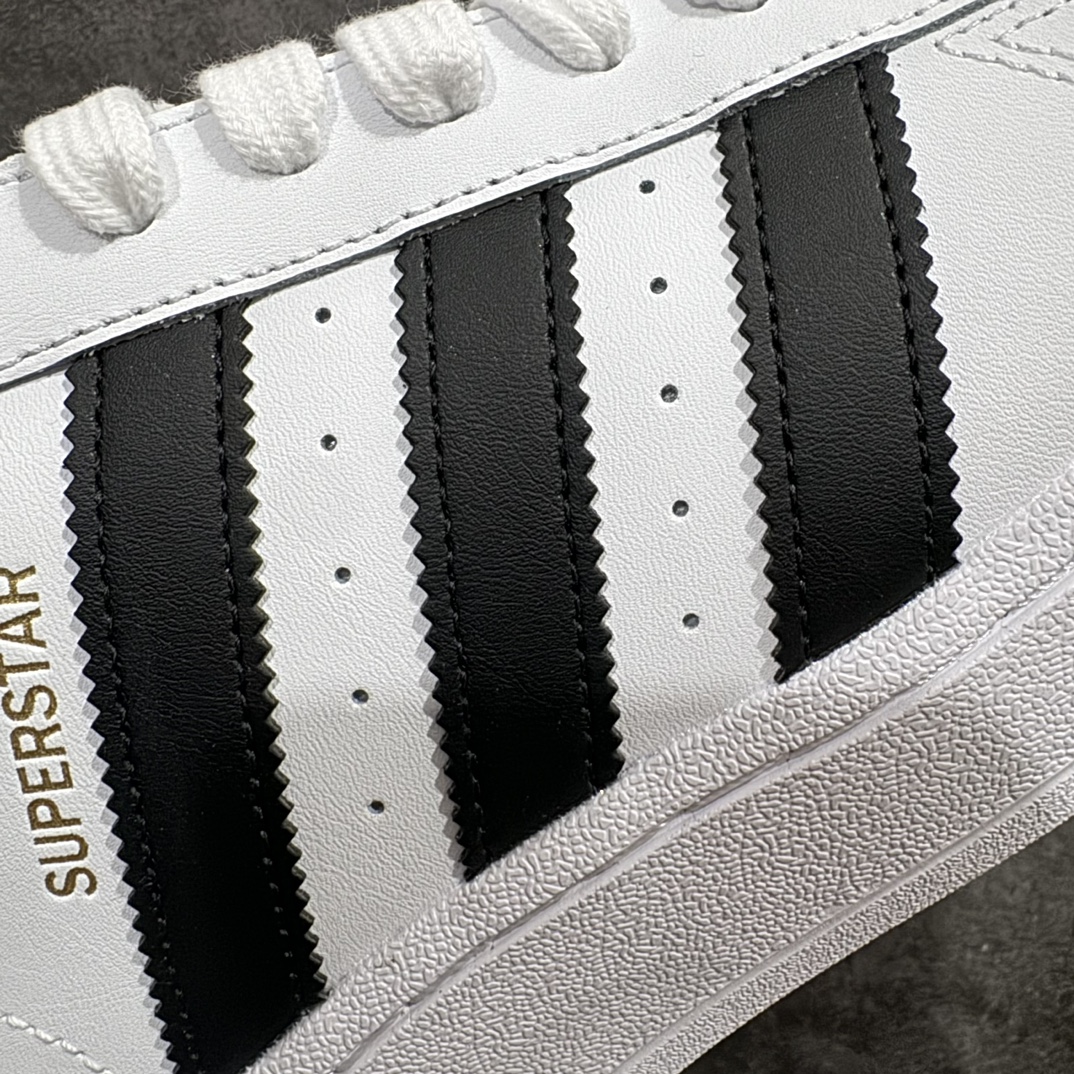 图片[4]-【H11二层皮版】Adidas Originals Superstar XLG 贝壳头系列低帮厚底松糕经典百搭休闲运动板鞋“皮革武士白黑LOGO”IG9995nnH11分两个版本n头层版价格较贵n实拍为二层版本 只改变了其皮料n其他做工细节基本没有变 价格便宜一些nn男女鞋真标半码制n原楦原纸版数据开发版型n采用头层皮革饰片组合粒面牛剖革鞋面材质n内嵌EVA环保鞋垫 外置耐磨防滑鞋底组合扇贝防踢头盖片 尺码：35 36 36⅔ 37⅓ 38 38⅔ 39⅓ 40 40⅔ 41⅓ 42 42⅔ 43⅓ 44 编码：X10210230-莆田鞋批发中心