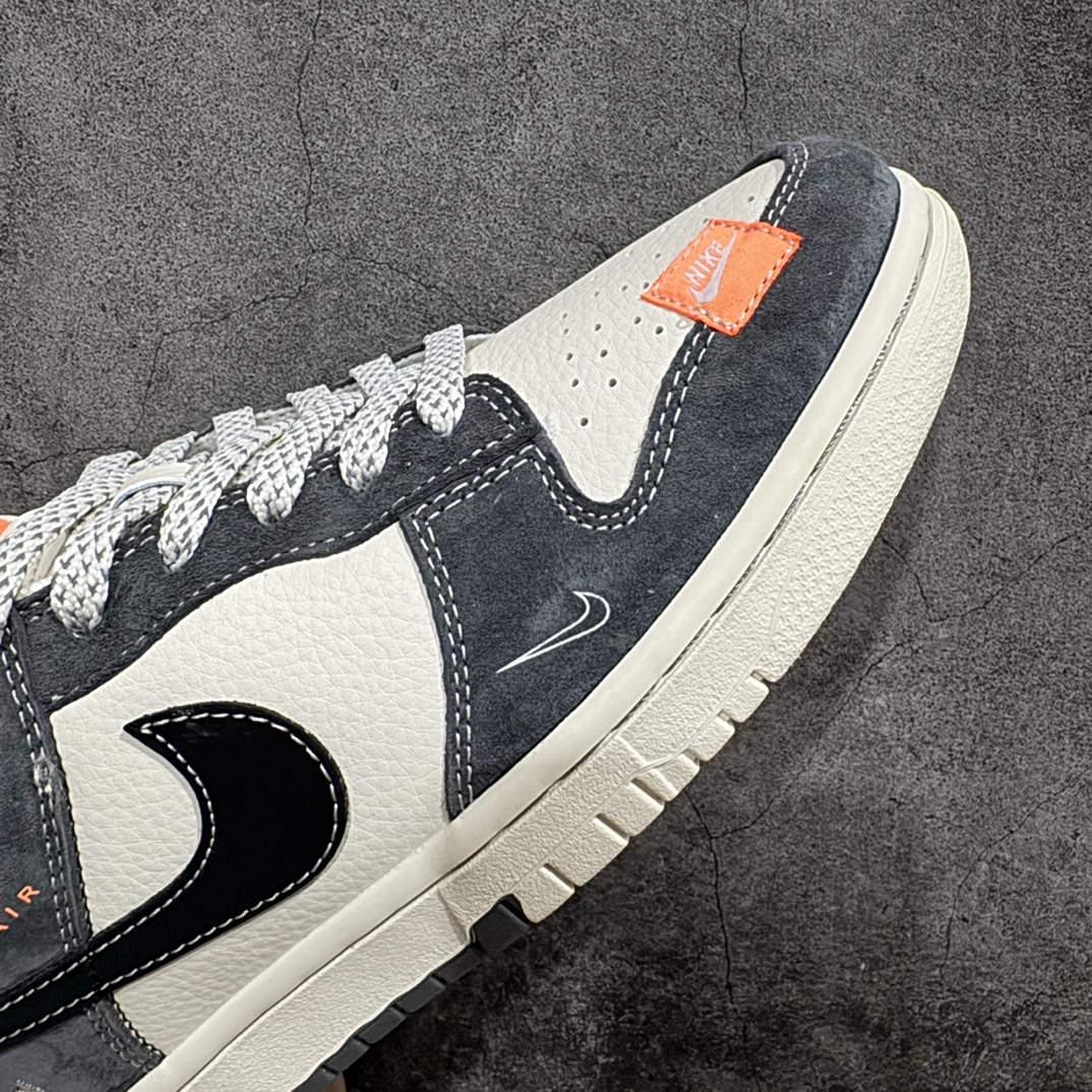 图片[6]-【定制版】Nk SB Dunk Low 斯图西联名-贴布灰黑黑勾 周年高端定制 低帮休闲板鞋 MM1089-026rn定制鞋盒 大厂纯原品质出货 超高清洁度 皮料切割干净无任何毛边 细节完美 r 尺码：36 36.5 37.5 38 38.5 39 40 40.5 41 42 42.5 43 44 44.5 45 编码：HXS320340-莆田鞋批发中心