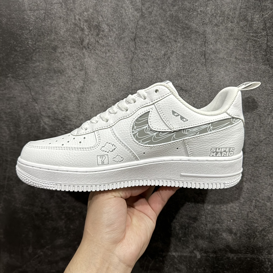 图片[2]-【定制版】Nk Air Force 1\’07 \”Low Mosaic\” 马赛克 空军一号低帮休闲运动板鞋 FB8971-030rn#马赛克，本是一种用于模糊或修饰图像的元素。当马赛克与马里奥相遇，却能创造出独特的视觉体验。想象一幅画面，马里奥奔跑在一个用马赛克拼凑而成的世界里，原本清晰的砖块、蘑菇和敌人都被马赛克覆盖，仿佛进入了一个复古而又神秘的游戏空间r 尺码：36 36.5 37.5 38 38.5 39 40 40.5 41 42 42.5 43 44 44.5 45  编码：HXS290310-莆田鞋批发中心