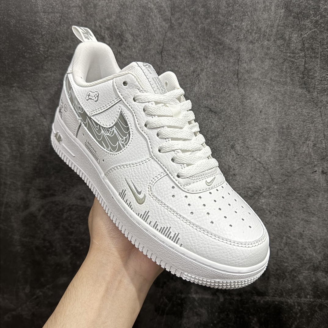 图片[3]-【定制版】Nk Air Force 1\’07 \”Low Mosaic\” 马赛克 空军一号低帮休闲运动板鞋 FB8971-030rn#马赛克，本是一种用于模糊或修饰图像的元素。当马赛克与马里奥相遇，却能创造出独特的视觉体验。想象一幅画面，马里奥奔跑在一个用马赛克拼凑而成的世界里，原本清晰的砖块、蘑菇和敌人都被马赛克覆盖，仿佛进入了一个复古而又神秘的游戏空间r 尺码：36 36.5 37.5 38 38.5 39 40 40.5 41 42 42.5 43 44 44.5 45  编码：HXS290310-莆田鞋批发中心