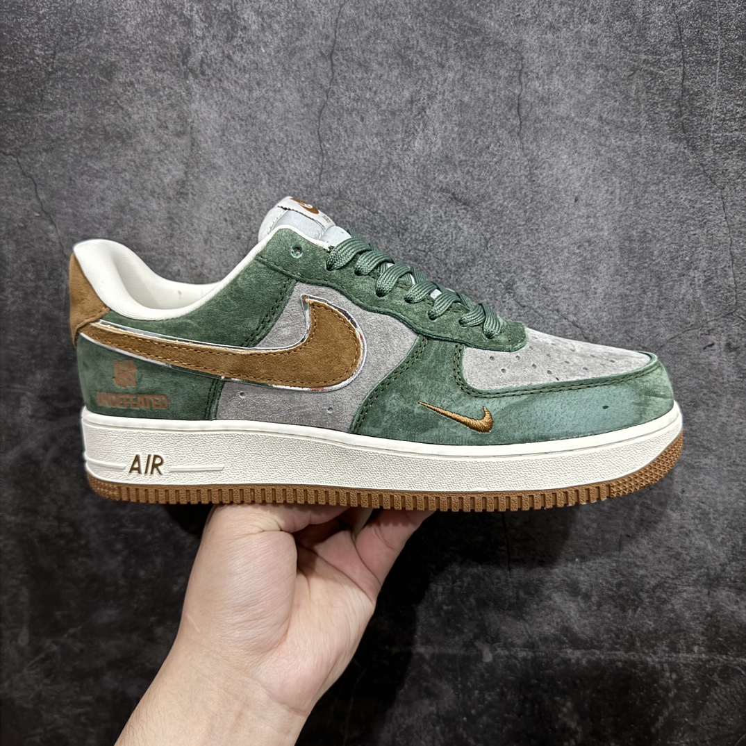 【公司级】Nk Air Force 1\’07 Low UN联名-青苔绿 空军一号低帮休闲板鞋 KK1988-022rn#原楦头原纸板 原装鞋盒 定制五金配件 内置全掌气垫 原厂鞋底 r 尺码：36 36.5 37.5 38 38.5 39 40 40.5 41 42 42.5 43 44 44.5 45 编码：HXS310320-莆田鞋批发中心