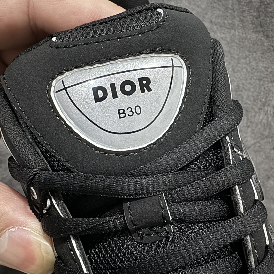 图片[6]-【佛山超a版】Dior B30 迪奥网眼织物低帮运动休闲鞋原版开模 海淘专供品质同渠道货源全套专柜原装配件 该款系列采用黑网色眼织物白和色科技料面精心制 作饰以反光“CD30”图形标志 外格轻盈的刻雕效果橡胶鞋搭底配标志性点的缀提升格调 内弹部力细节塑造想理的舒适穿着体验可与各休式闲造型配搭 彰显尚时现代的运风动范正常尺码：39 40 41 42 43 44 45 编码：GQ400430-莆田鞋批发中心