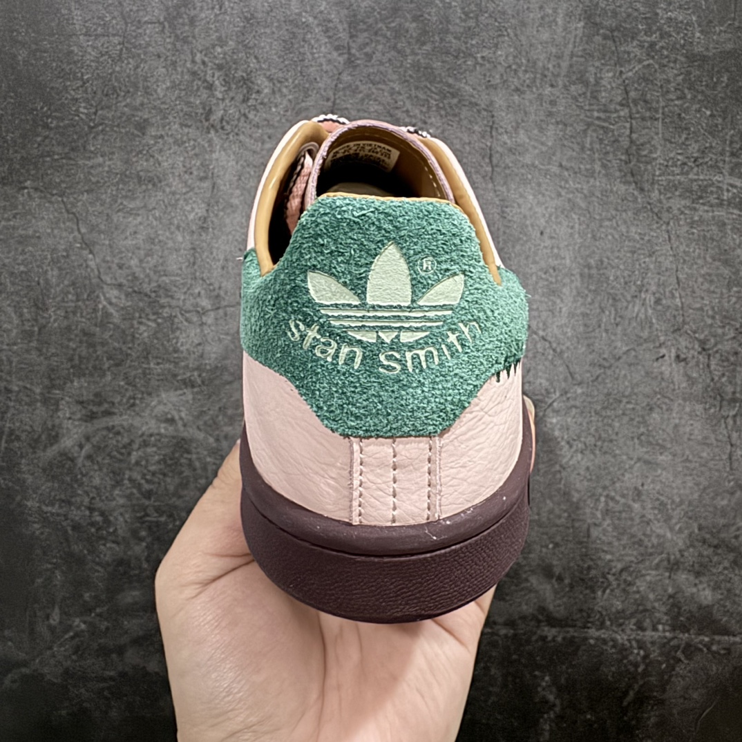 图片[4]-【正确版】Brain Dead x adidas originalsSTAN SMITH 脑死亡联名板鞋n具有破坏性扭曲的标志性斯坦和史密斯n与全球创意力量Brain Dead合作超过十年n为这个传奇的剪影带来其独特的亚文化灵感n从厚实的 对比鲜明的鞋带n毛茸茸的背衬和穿孔的标志头n这些斯坦史密斯是一个新的敬意n保持忠于其邪教地位 官方货号: IH3434、IH3432 尺码: 36 36.5 37.5 38 38.5 39 40 40.5 41 42 42.5 43 44 44.5 45 编码：DZTB230250-莆田鞋批发中心