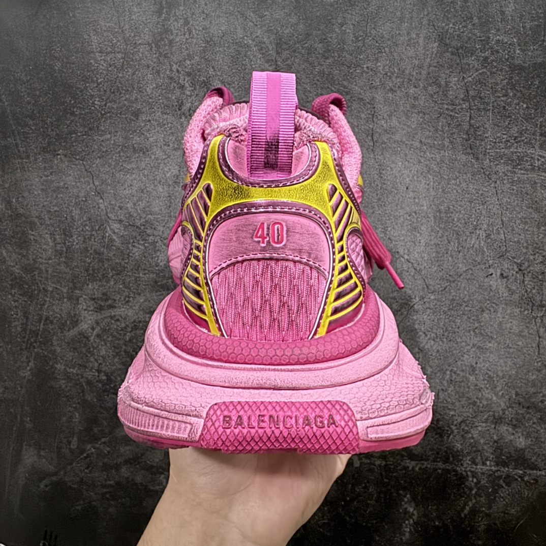 图片[4]-【XA版本】BALENCIAGA 3XL Sneakers巴黎世家十代网布系带低帮走秀复古老爹鞋全套原纸板楦头开发 最原汁原味的灵魂版型全鞋荧光划线卡点 胶水把控整洁度追求极致完美每一双都是工艺品 多重QC质检 超越公司货的品控标准实实在在的免检产品 原盒原配 正确字体电绣 粗细、位置、大小正确 侧边TPU 透气孔匹配意产原版 正确分离大底 TPU软底 原版一致大底LOGO 立体感十足 原厂皮料水洗做旧 采购原厂网纱 不含皮革 网布材料和聚氨酯 磨损效果 鞋头边缘和后帮 Balenciaga 徽标 鞋面和后跟凸印尺码 鞋舌 3XL 橡胶品牌标识和反光细节 鞋帮拉袢和鞋舌拉祥 配反光细节 备用鞋带在鞋履前侧 可在穿着前取下 便于不同造型搭配 偏大一码 尺码：35-46 编码：DF390410-莆田鞋批发中心