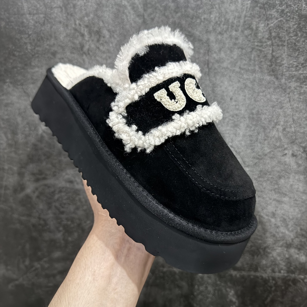 图片[3]-【广东纯原版本】秋冬新款,美国轻奢品牌🐑UGG W Classic Coquette Clog Slipper  II 科凯特2.0系列时尚居家穆勒风包头舒适保暖露跟半拖鞋n广东原产n升级原楦原纸版开发版型n采用TPU模压定型翻毛皮鞋面材质n内嵌人造卷曲羊毛毛绒里衬和鞋垫,保暖锁热n选用17毫米UGGPURE™ 植入式羊毛里衬与可拆卸的UGGPURE™ 植入式羊毛鞋垫 Treadlite轻翼科技外底-优质的防滑,耐磨性,和良好的弹性nn休闲系列作为本季主力系列，轻盈耐磨的橡胶大底，让穿着的舒适性提升 品名：Classic Coquette Clog Slipper  II 科凯特2.0系列鞋面：翻毛皮革/织物 货号：OB938 尺码：35-40 编码：PS330350-莆田鞋批发中心