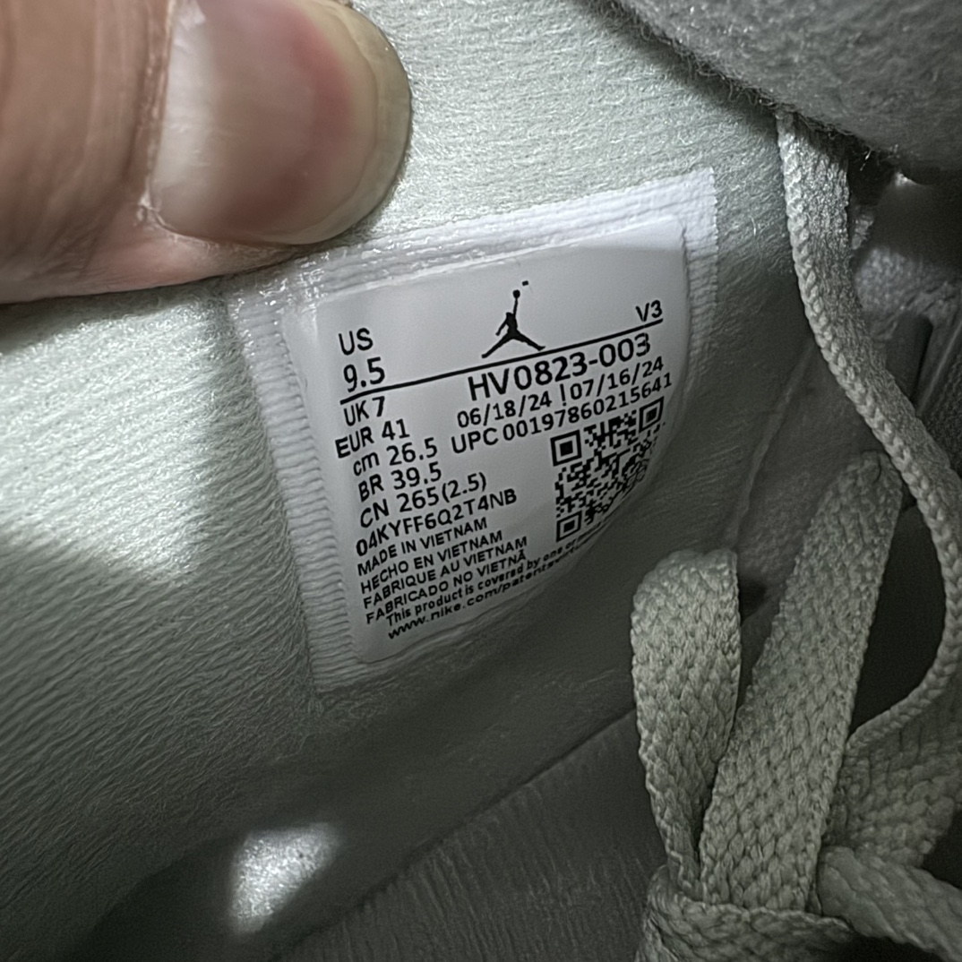 图片[9]-【老DT纯原】Air Jordan AJ4 \”Seafoam\” 薄荷绿 HV0823-003 原鞋开发原楦原纸板同源开发 完美呈现乔4的版型 内侧正确双色网格 还原细节 原厂皮料 正确气垫颜色 正确网格工艺 正确拉帮工艺 全鞋原装材料制作 原档案原模具打造 支持全方位与正品对比 尺码：40 40.5 41 42 42.5 43 44 44.5 45 46 47.5 48.5-选品中心