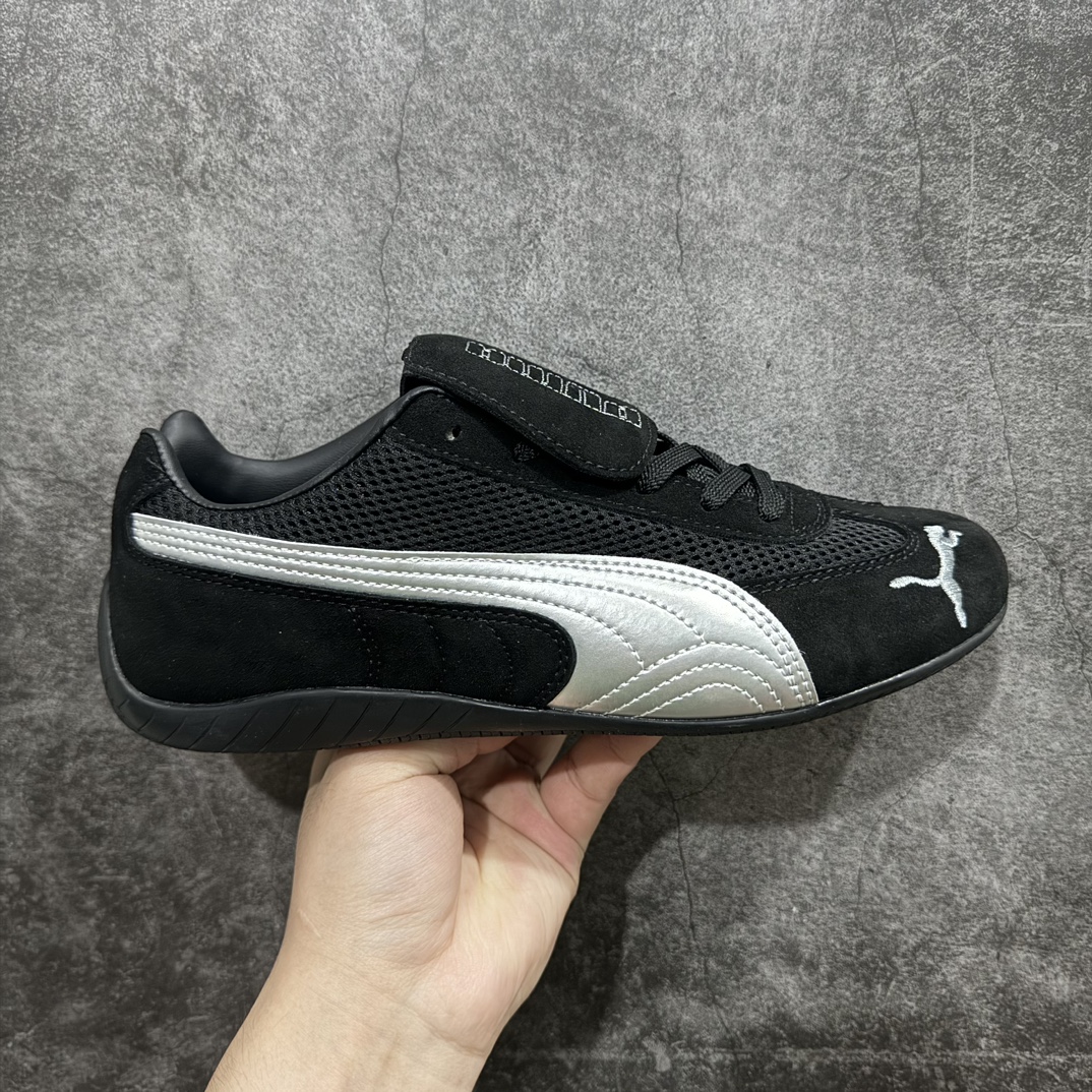 【正确版】Open YY x Puma 彪马联名设计师品牌运动鞋 长鞋舌可拆卸黑银nn完美版型 品质细节秒杀市场通货版本，欢迎对比pk💪🏻n被🇰🇷博主种草的puma复古speedcat鞋型回归和open yy联名整活它独特且漂亮，因为它是绒面革＋网状材料。尖头且可拆卸的舌头！无论戴上还是脱下都很可爱。n鞋面材质：原版定制牛反绒n鞋里材质：羊皮n鞋底材质：原版耐磨橡胶防滑底 尺码：35-45 编码：NM220340-莆田鞋批发中心