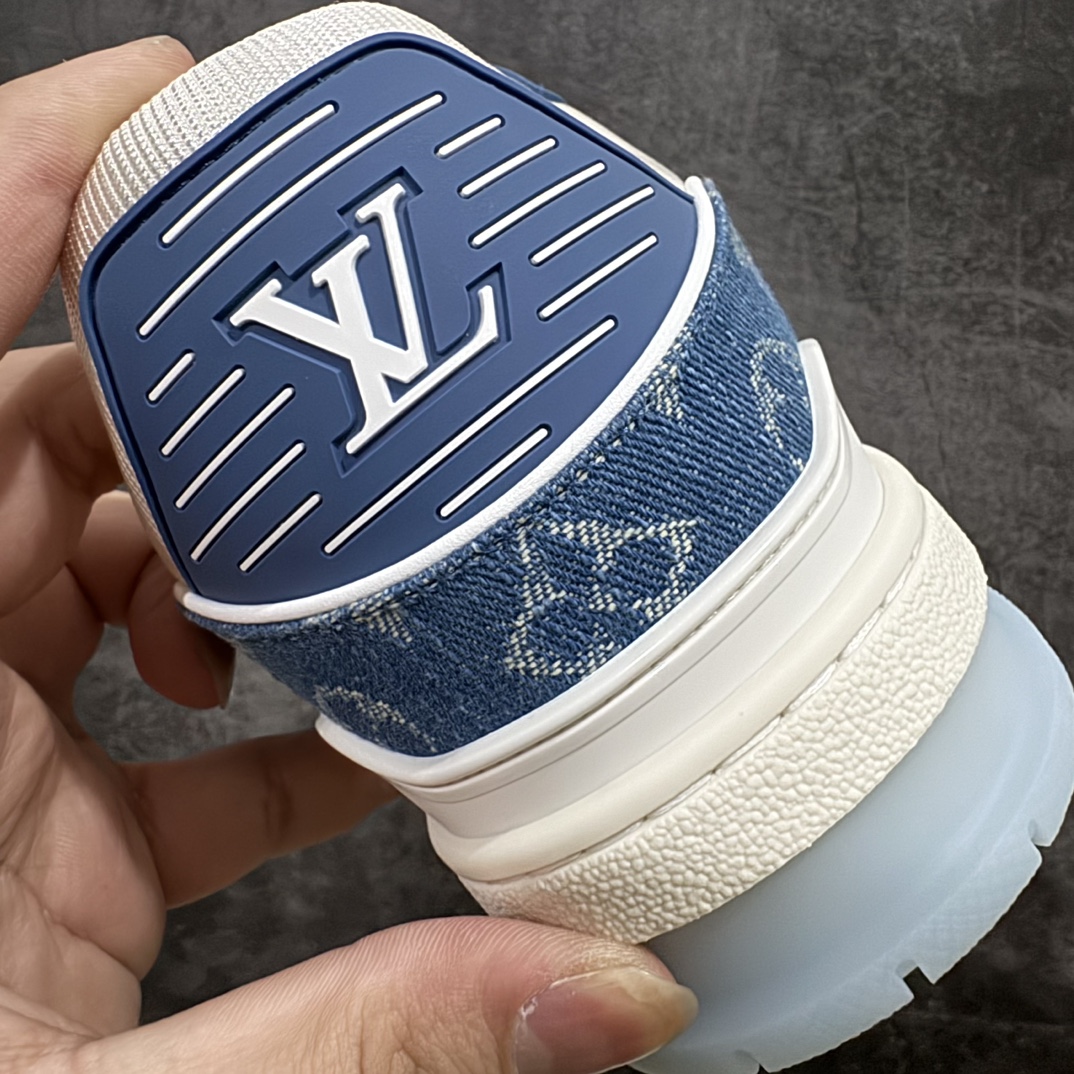 图片[2]-【佛山顶级超A版】Louis Vuitton LV Trainer系列本地仓库现货 当天可取n私人订单 专柜混卖零售专供n所有配色均为购买原版复刻n整体版型 皮料 市场独一无二后跟版型都可以自行对比[机智]吊打市场所有货n怒甩十条街，欢迎拿市场各大工厂的货来对比！n鞋舌烫金超正 压印程度秒杀市面90%以上的高端货n新配色陆续开发出货  尺码：39-45   编码：T1520550-莆田鞋批发中心