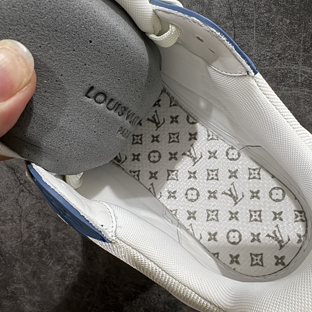 图片[9]-【佛山顶级超A版】Louis Vuitton LV Trainer系列本地仓库现货 当天可取n私人订单 专柜混卖零售专供n所有配色均为购买原版复刻n整体版型 皮料 市场独一无二后跟版型都可以自行对比[机智]吊打市场所有货n怒甩十条街，欢迎拿市场各大工厂的货来对比！n鞋舌烫金超正 压印程度秒杀市面90%以上的高端货n新配色陆续开发出货  尺码：39-45   编码：T1520550-莆田鞋批发中心