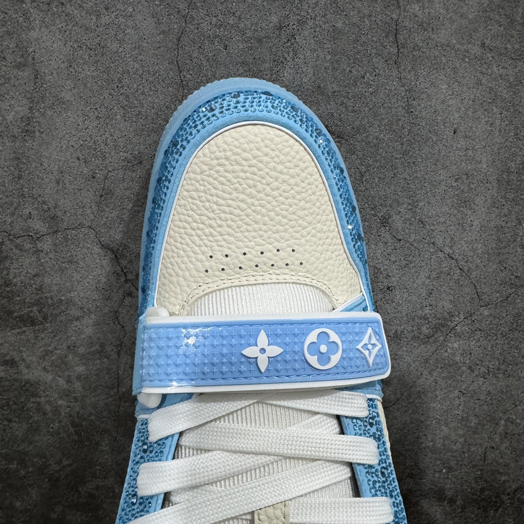 图片[5]-【广东纯原版本】LV Trainer 新款钻鞋魔术贴，全网最高版本⚠️欢迎随意对比！2024🔥新款 代购品质～ by virgin abloh最好看的运动鞋，力推新品，官网限定款复古篮球运动鞋！高帮低帮均花血本购入原版精准、细节很无敌、诚意满满、进口定制原版牛皮，原版一致套包做法，细节百分百还原、私模定制原版一体成型tpu大底、区别于别家、没有原版是开不出这效果的！ 尺码：38-45(46订做不退换) 编码：TL570600-莆田鞋批发中心