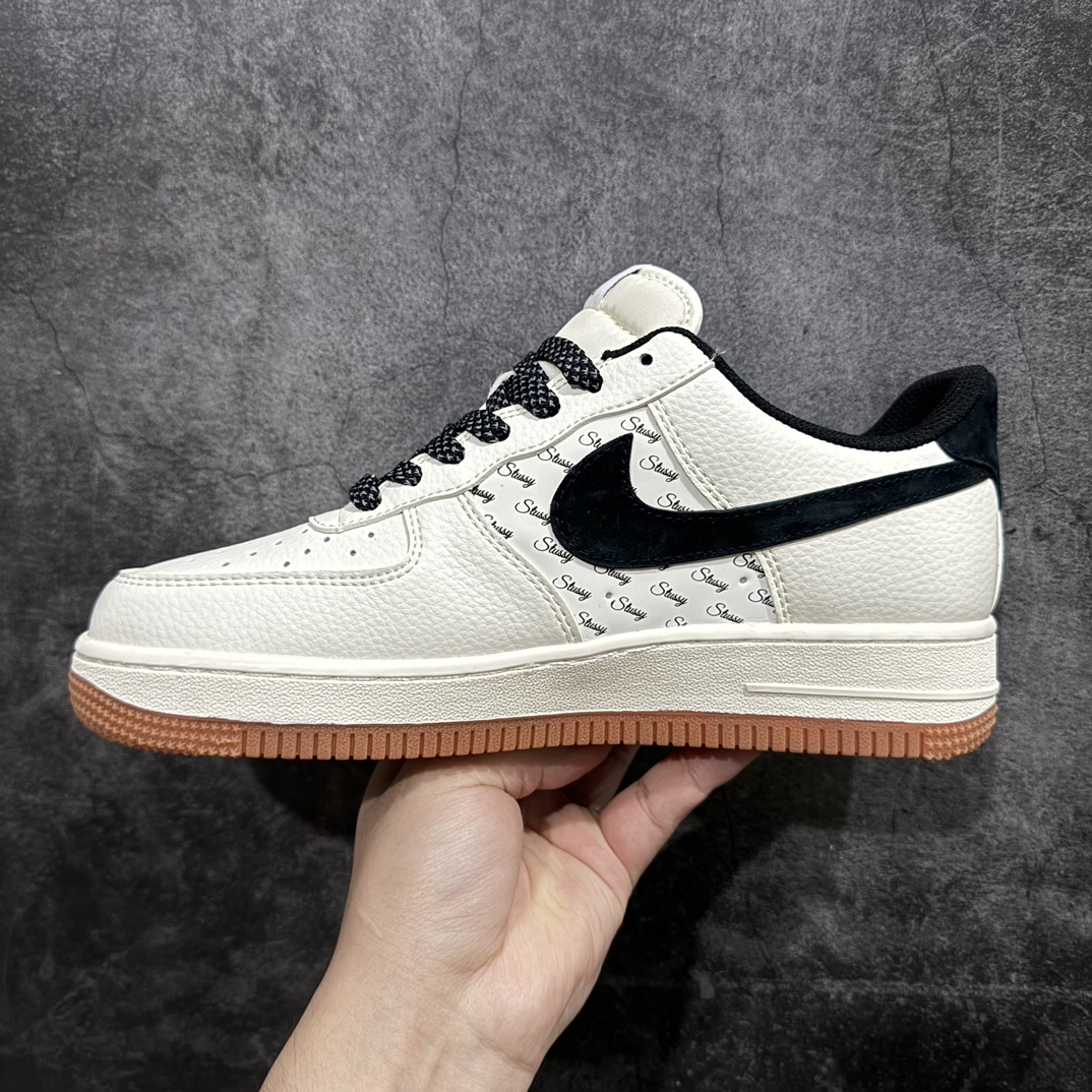 图片[2]-【公司级】海外限量发售NIke Air Force 1 \’07 Low “斯图西联名–米黑勾生胶”空军一号 低帮 运动鞋 休闲鞋 折边针车 工艺难度大 原楦头原纸板 原装鞋盒 定制五金配件 内置全掌气垫 原厂鞋底货号：XZ6188-255 Size：36 36.5 37.5 38 38.5 39 40 40.5 41 42 42.5 43 44 44.5 45 编码：HXS310320-莆田鞋批发中心